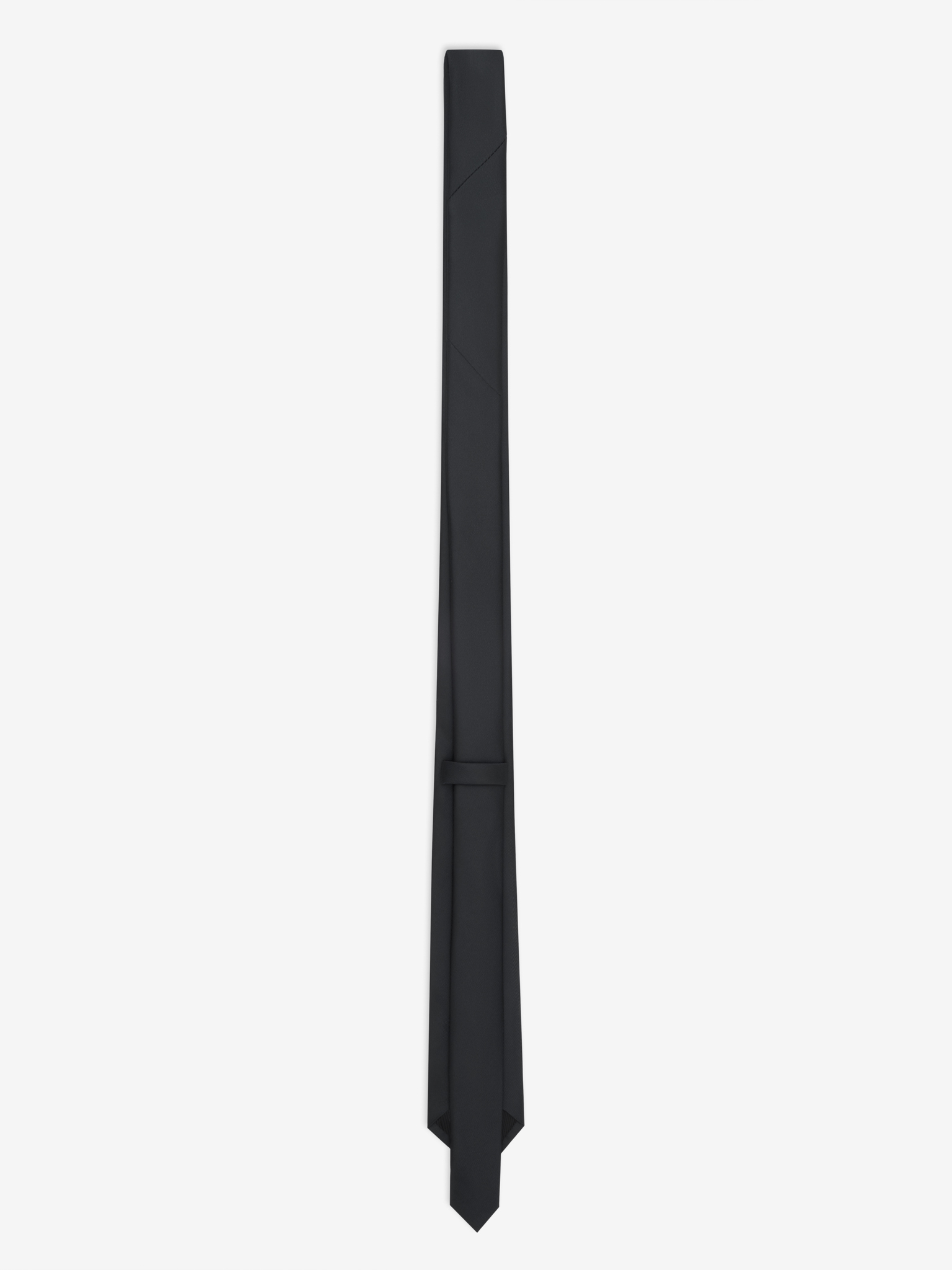 Monochrome tie