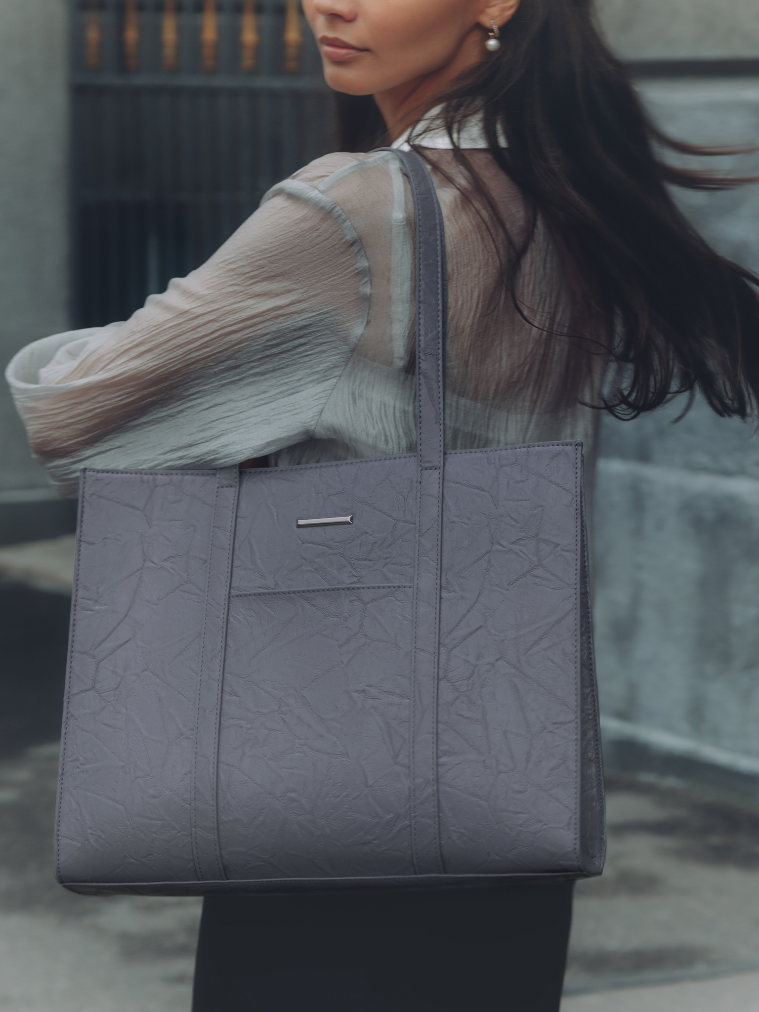 Wrinkled eco-leather square bag