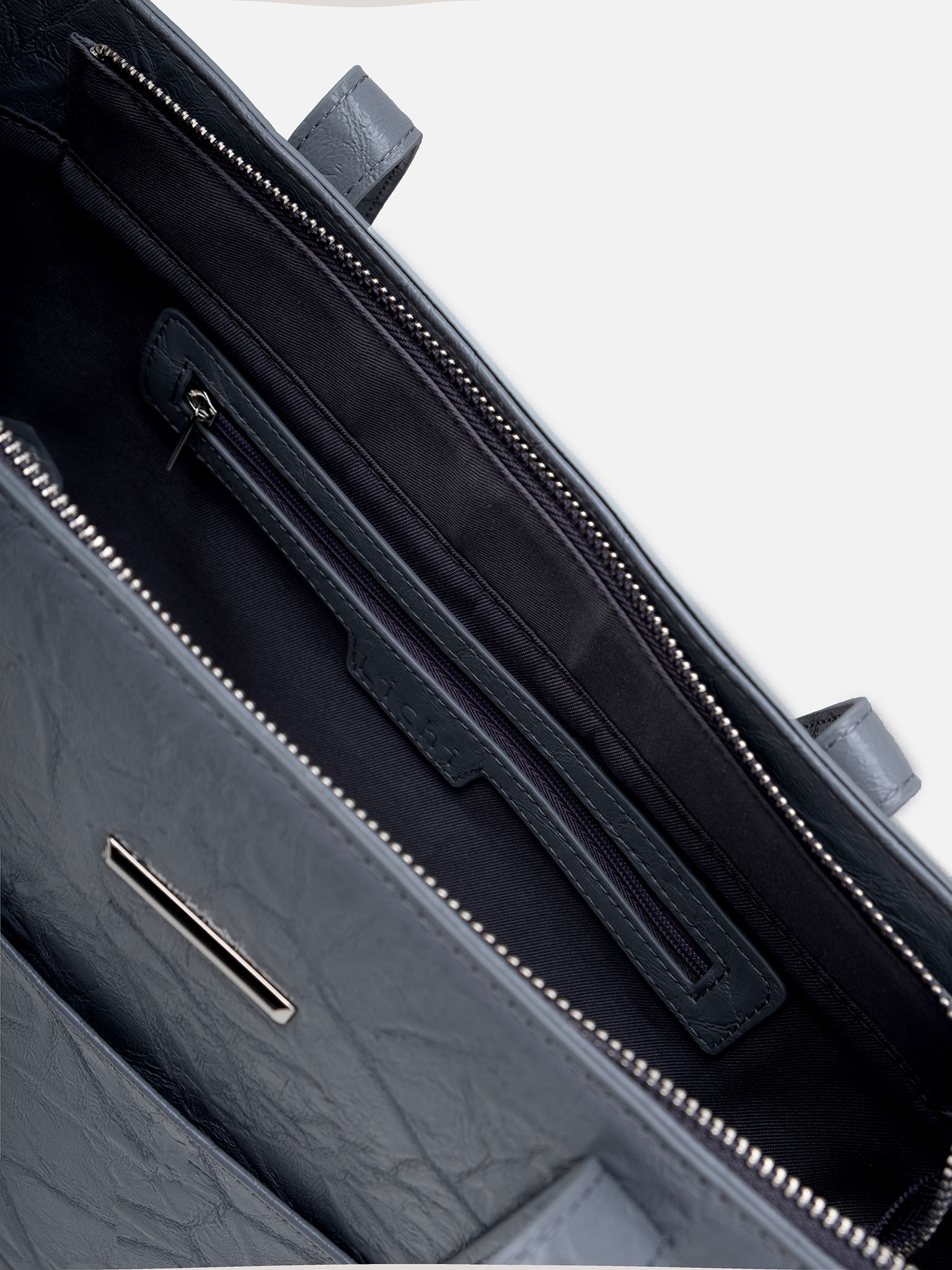 Wrinkled eco-leather square bag