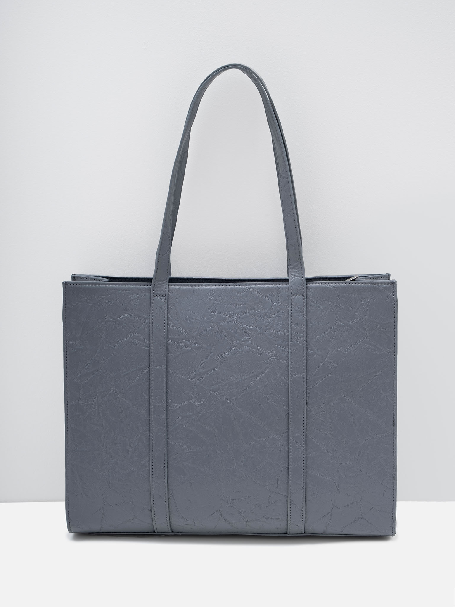 Wrinkled eco-leather square bag