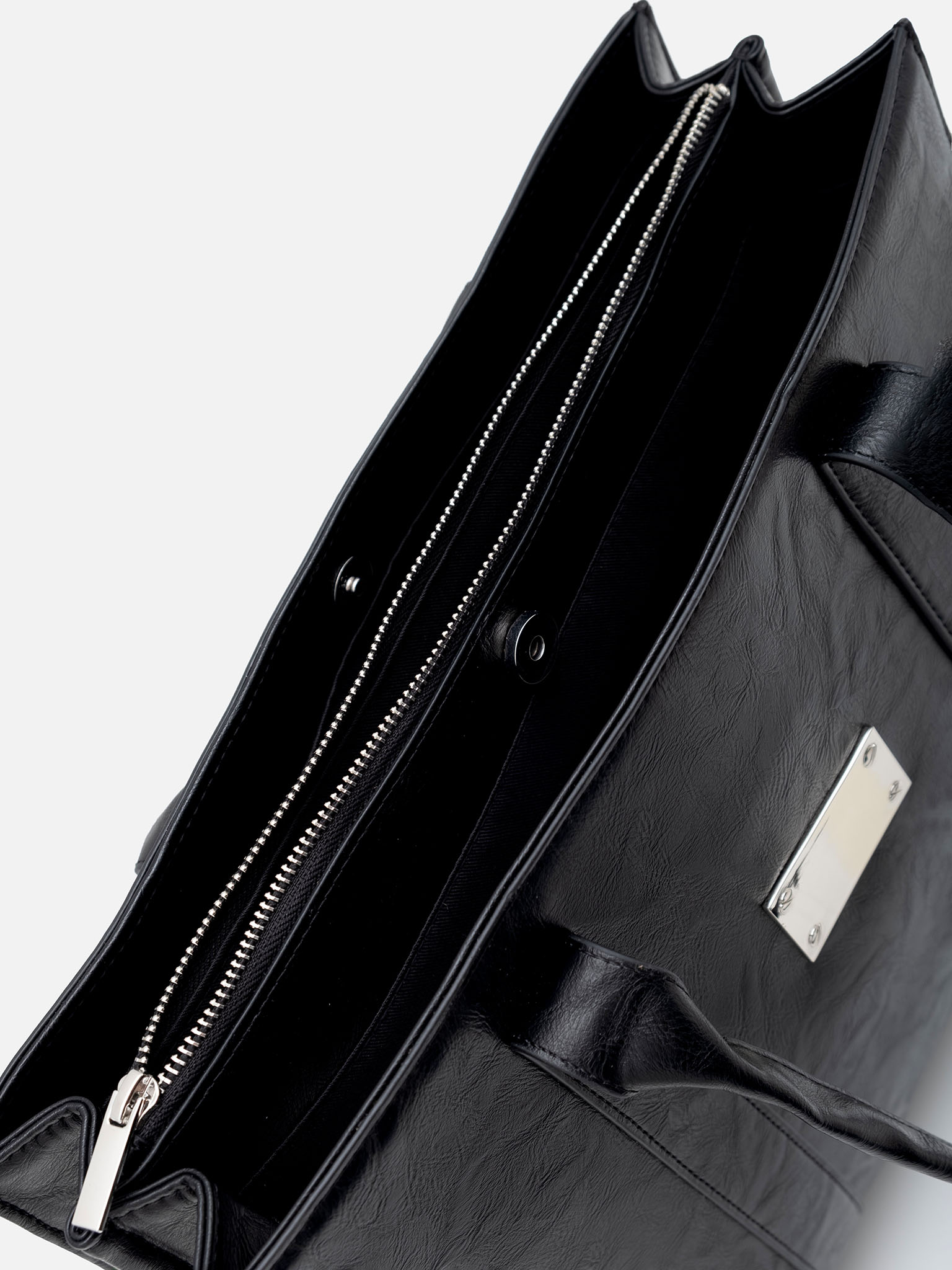 Tote bag with wide handles