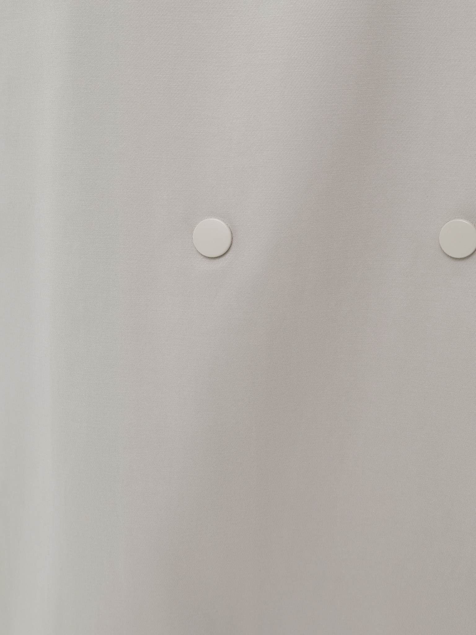 Maxi-Trenchcoat mit Druckknöpfen