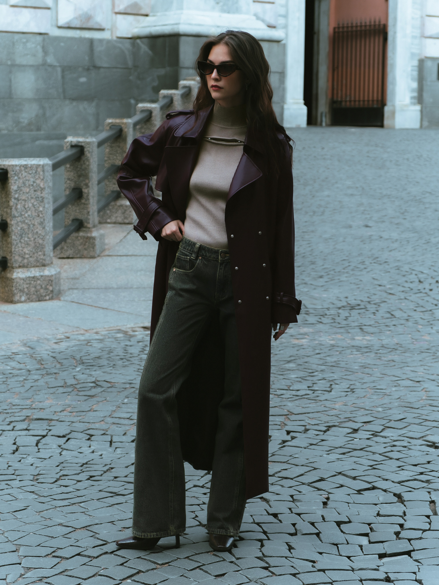 Прямые джинсы на средней посадке