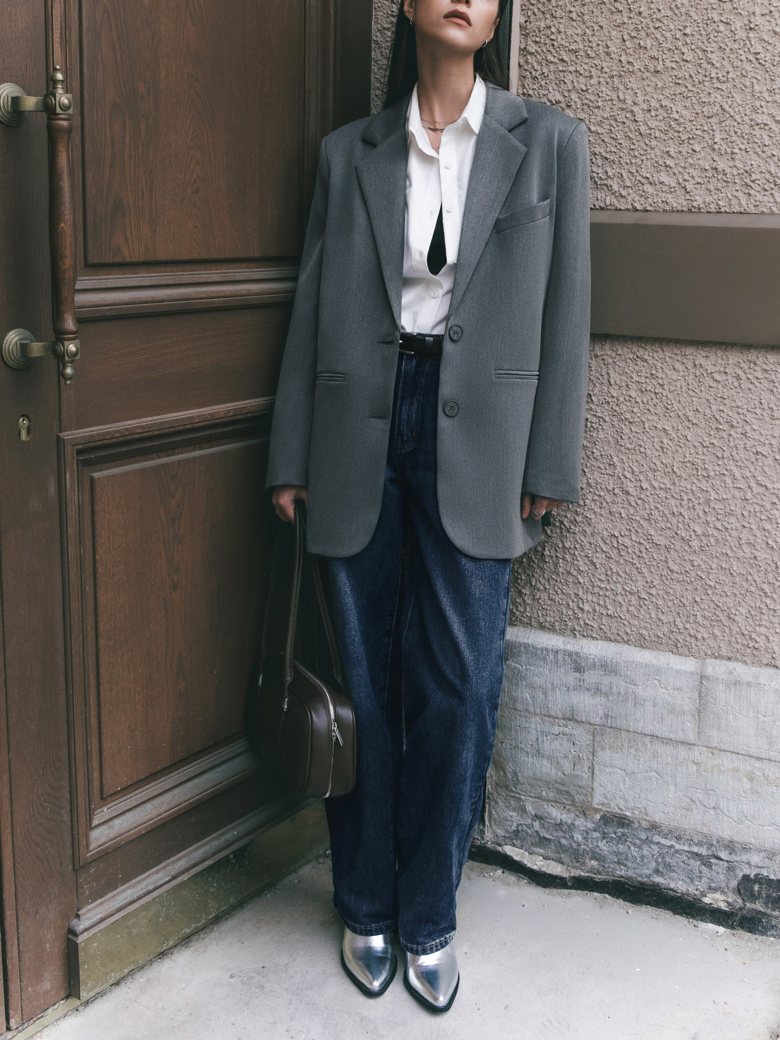 Loose low-rise jeans