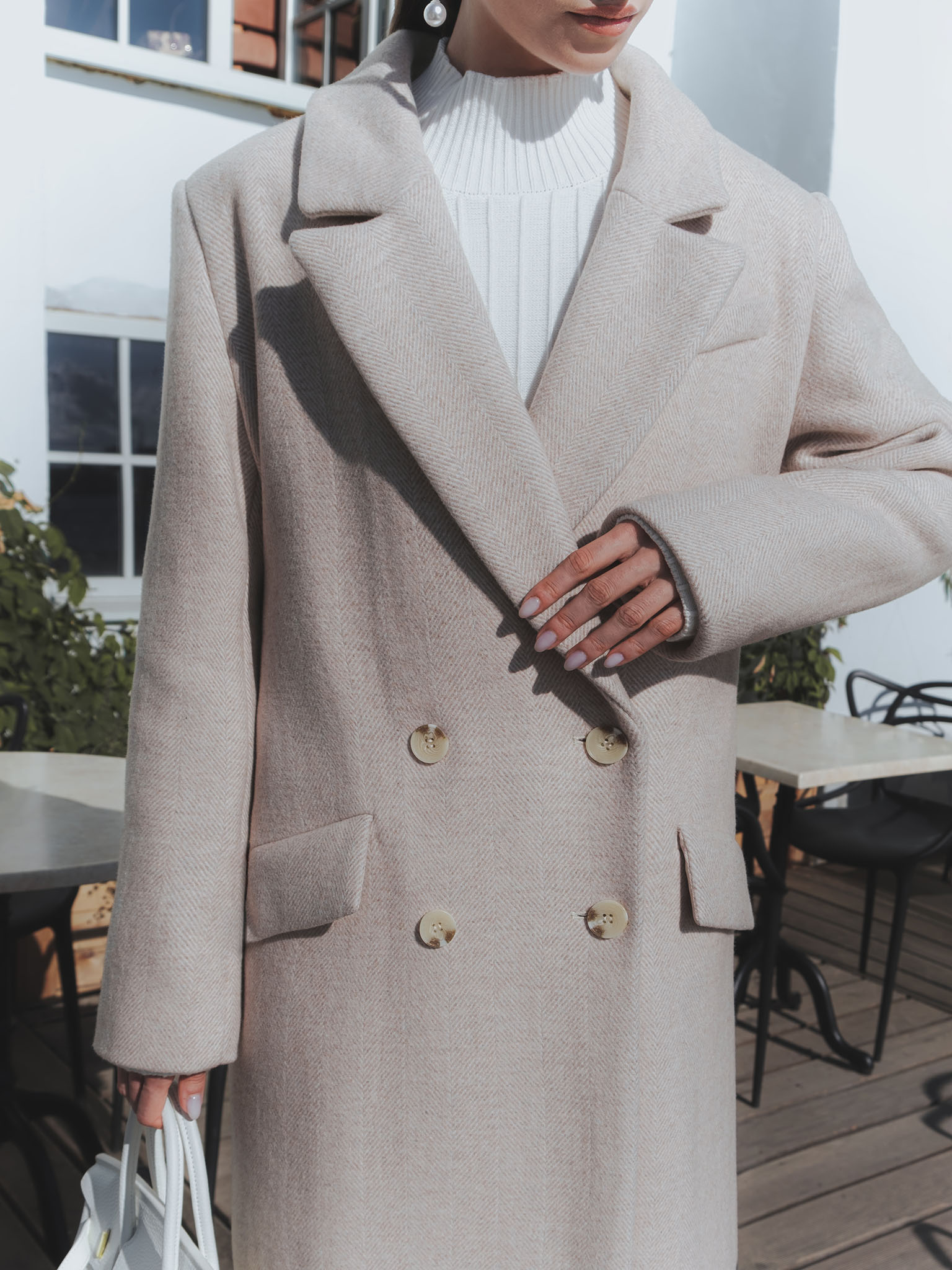 Maximantel aus Wolle mit kleinen Ornamenten