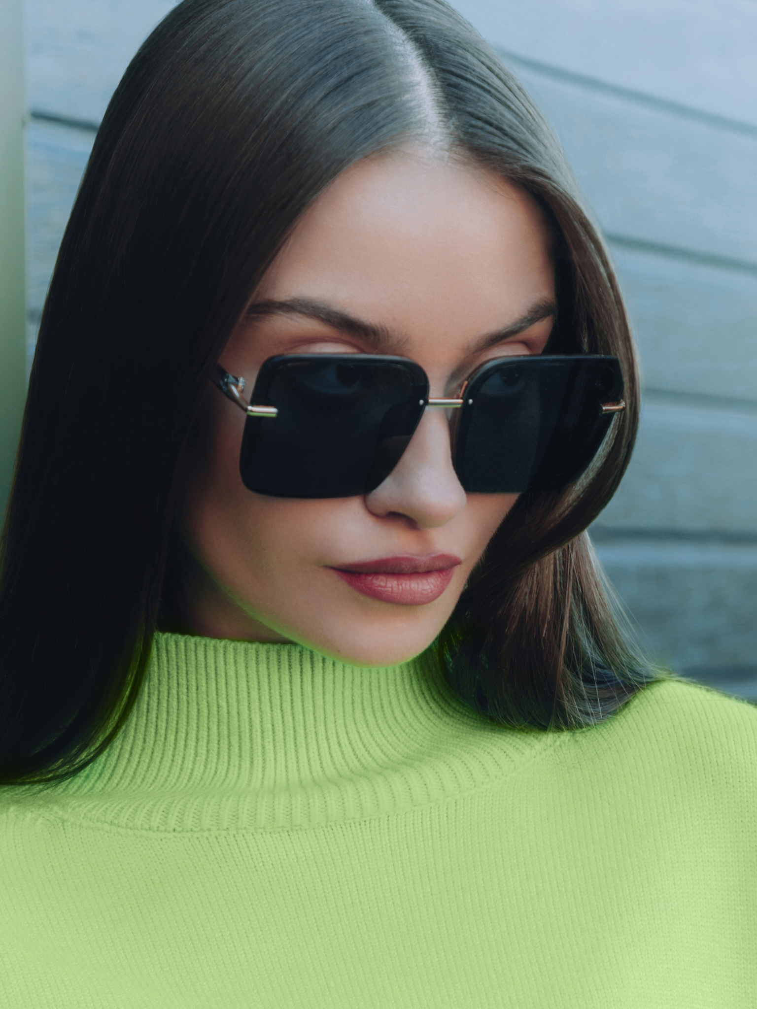 Sunglasses with square lenses