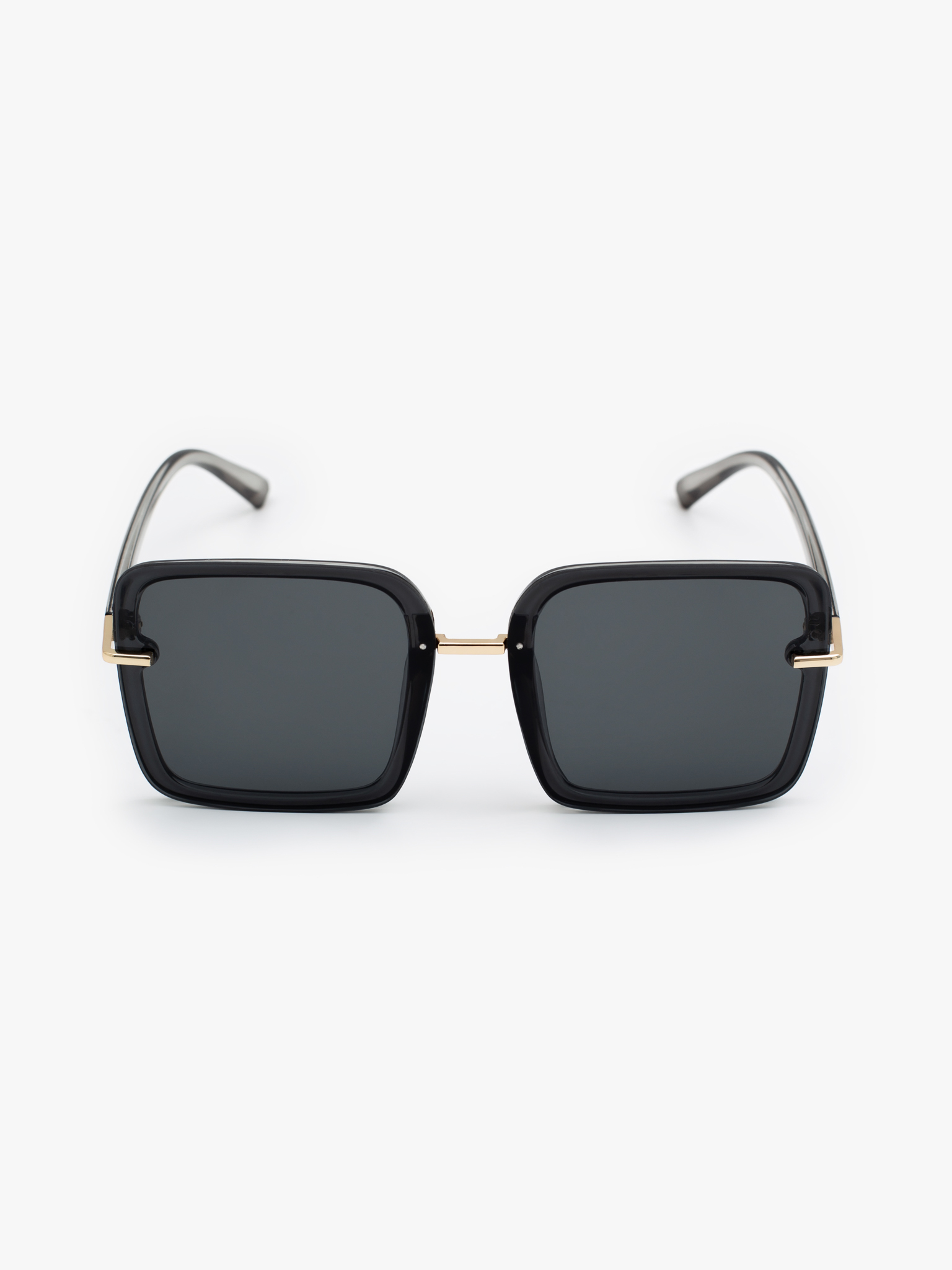 Sunglasses with square lenses