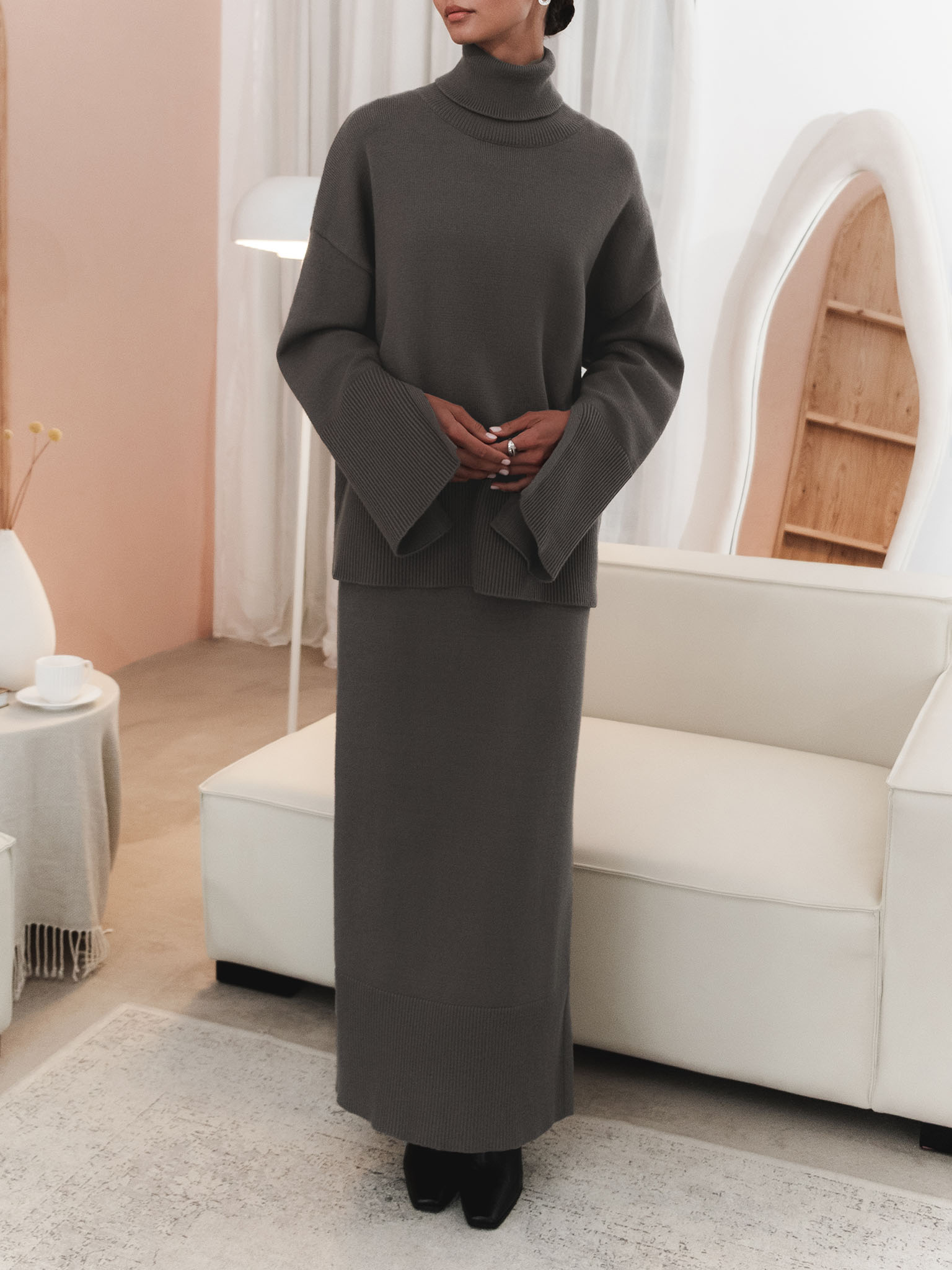 Oversized jersey sweater with ribbed details