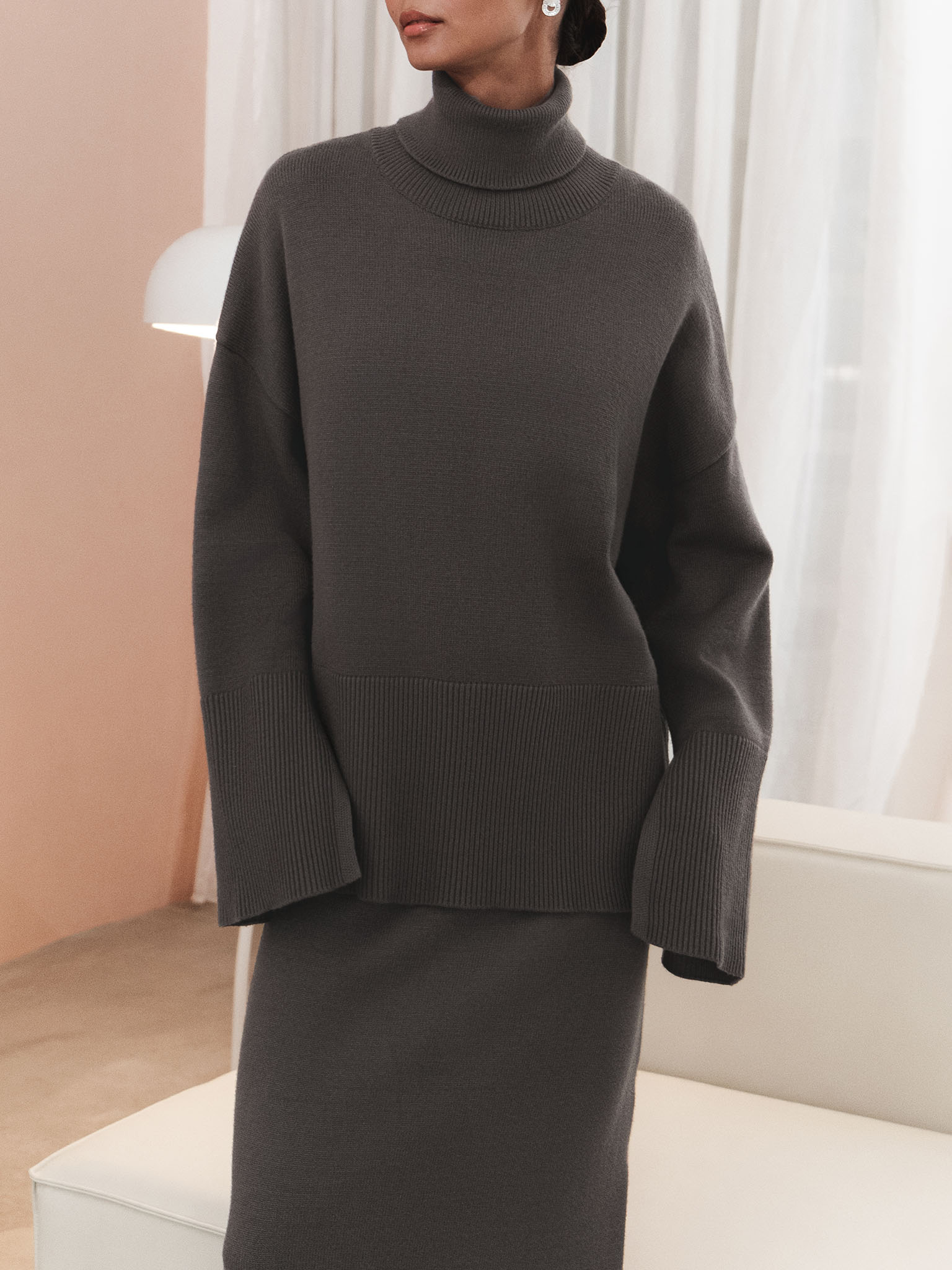 Oversized jersey sweater with ribbed details