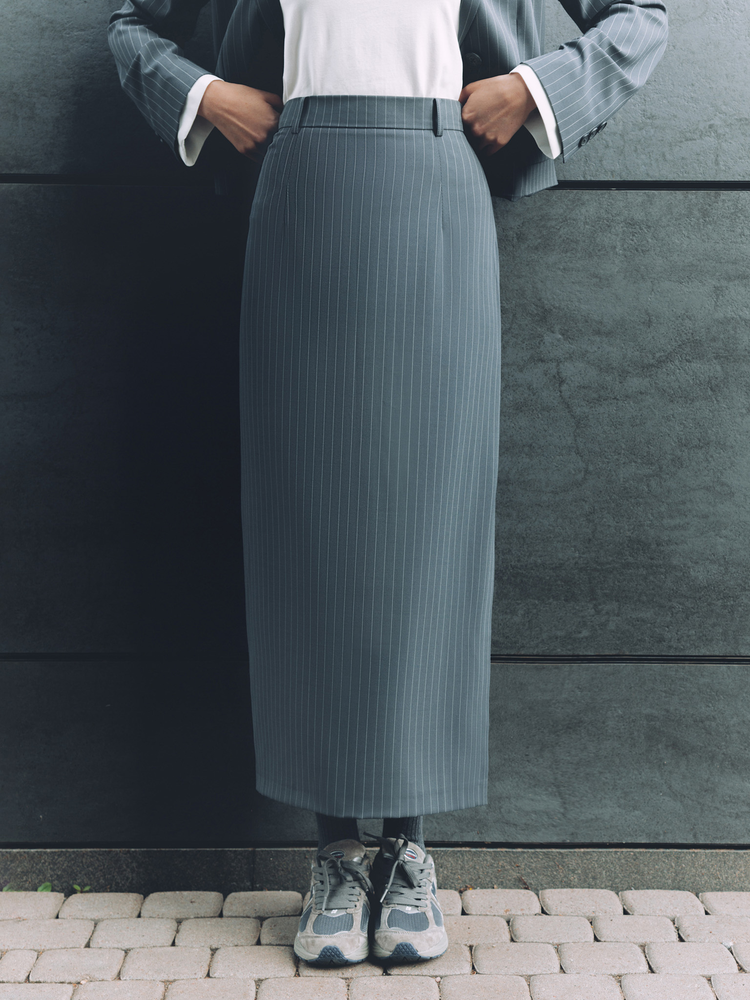 Straight maxi skirt with fine stripes