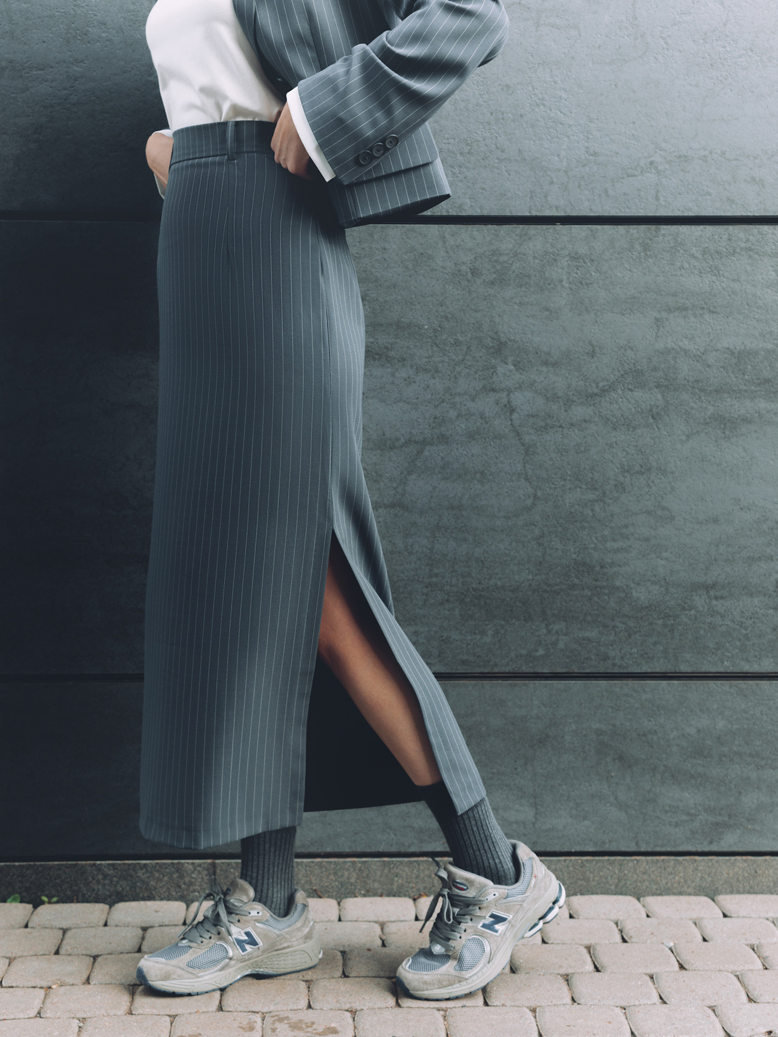 Straight maxi skirt with fine stripes