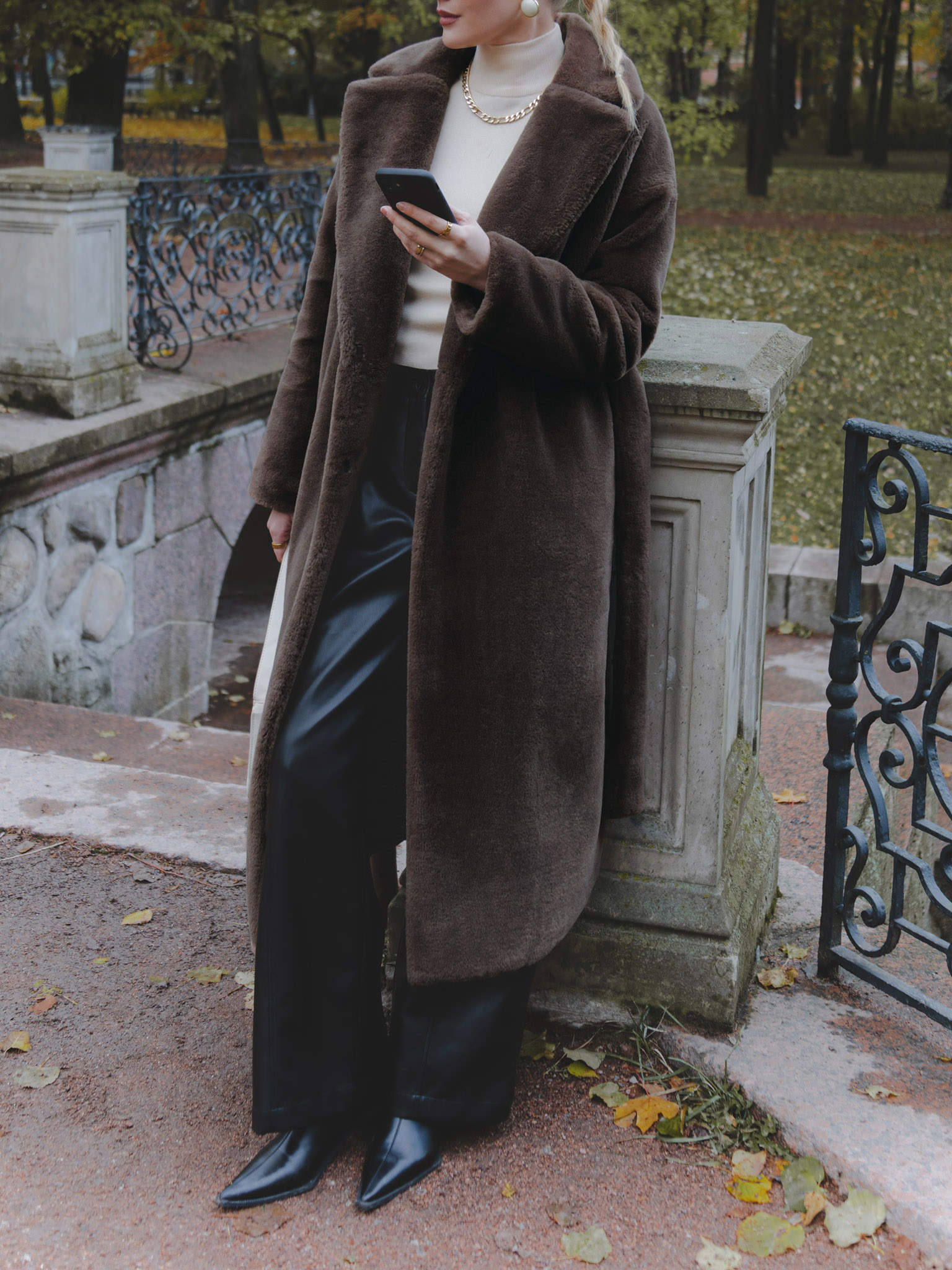 Midi eco-furcoat with matching belt