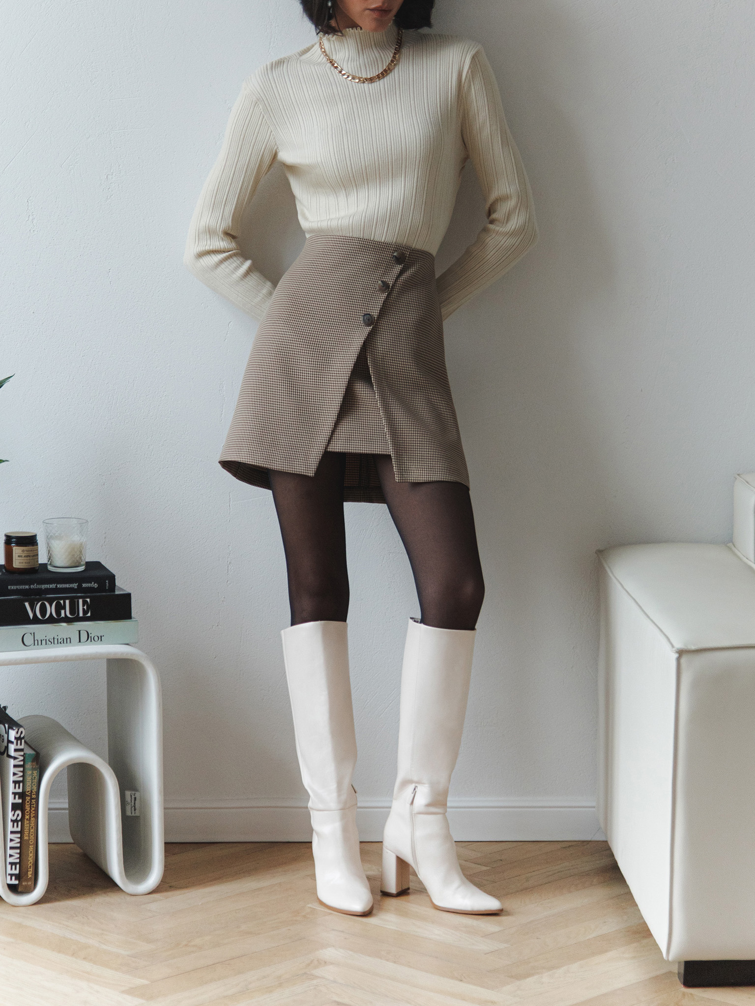 Юбка-трапеция мини с асимметричными пуговицами