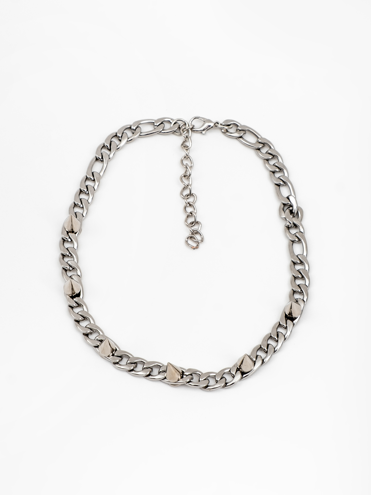 Silvertone chain with spikes