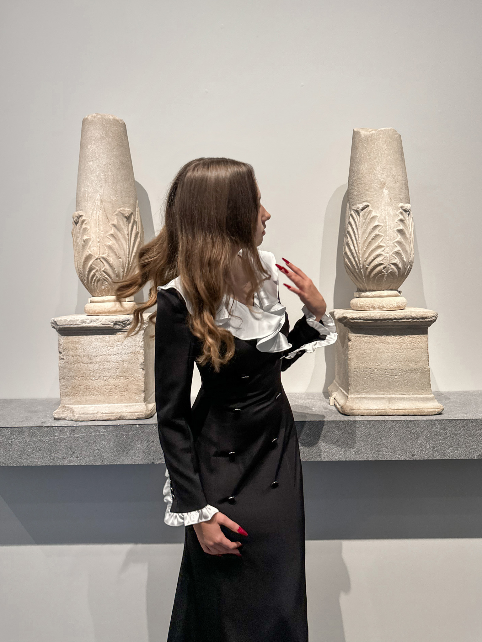 Midi dress with contrasting flounces and button fastening