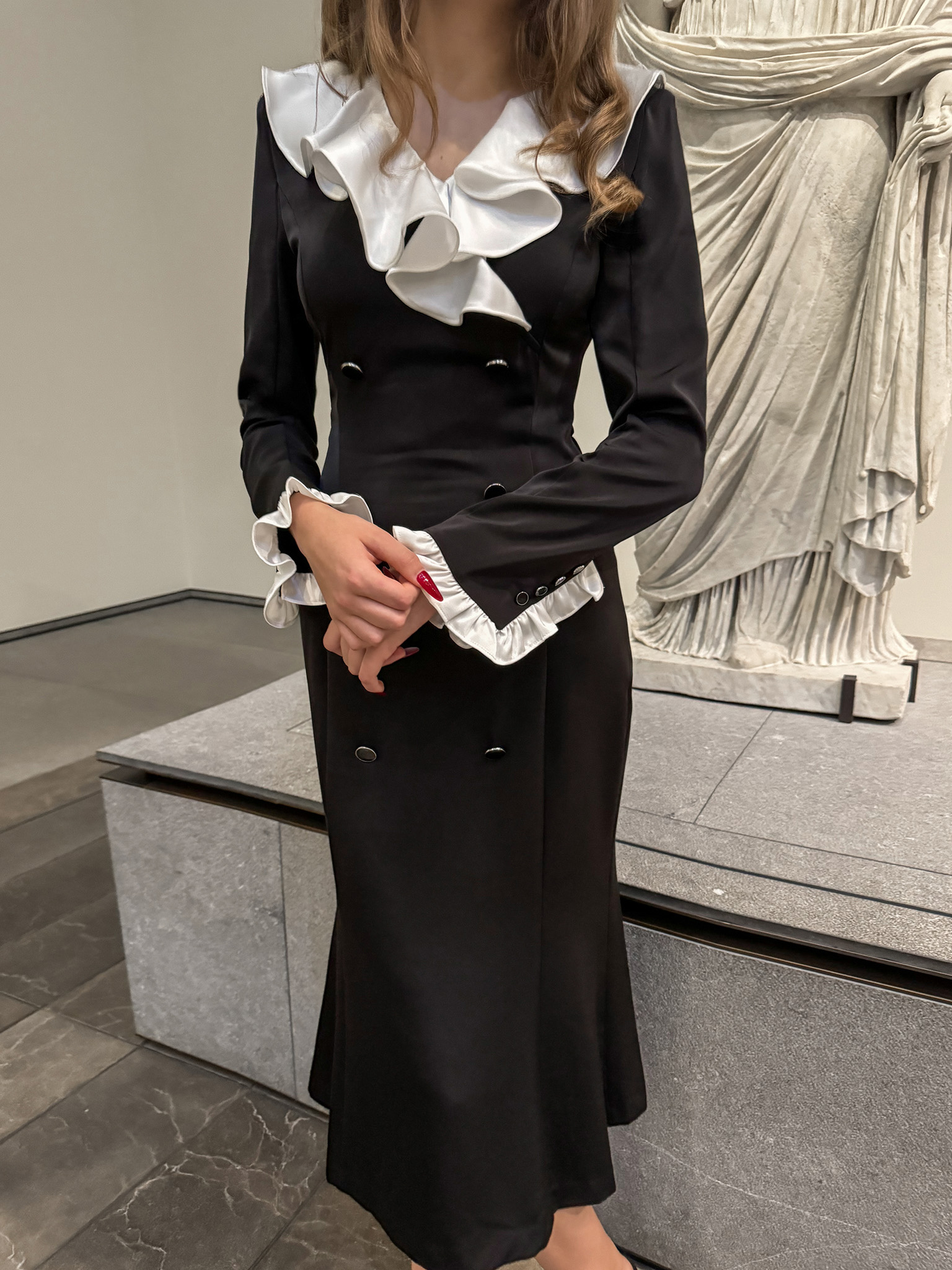 Midi dress with contrasting flounces and button fastening