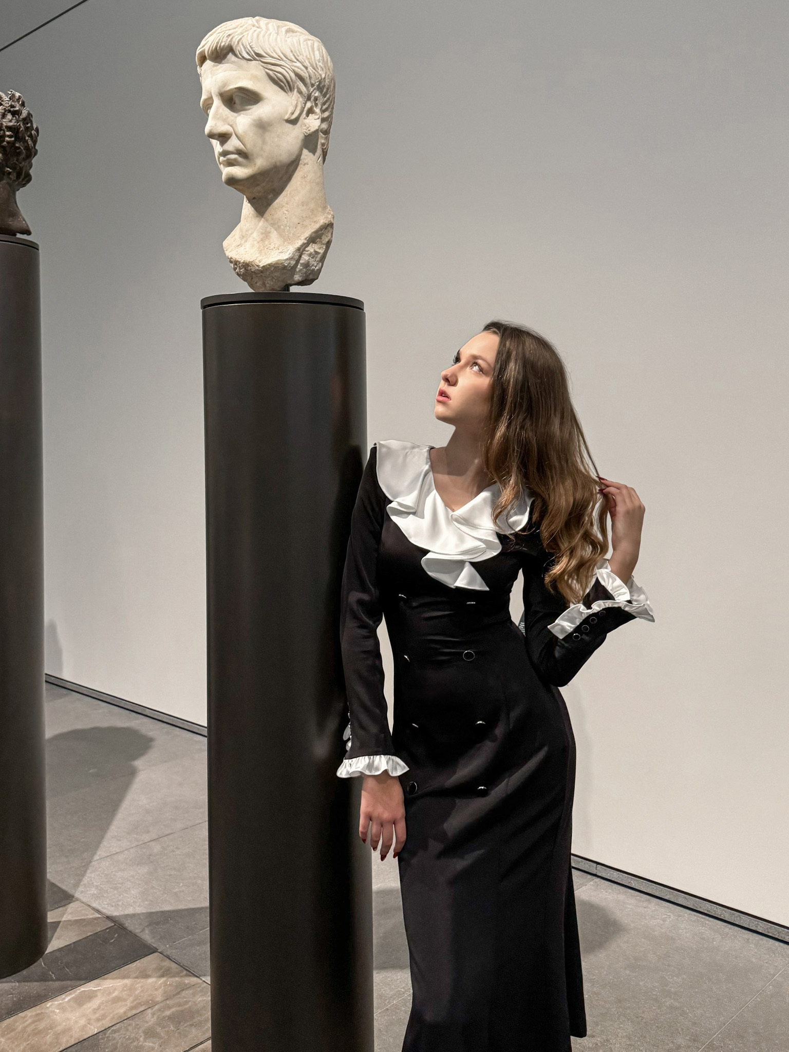 Midi dress with contrasting flounces and button fastening