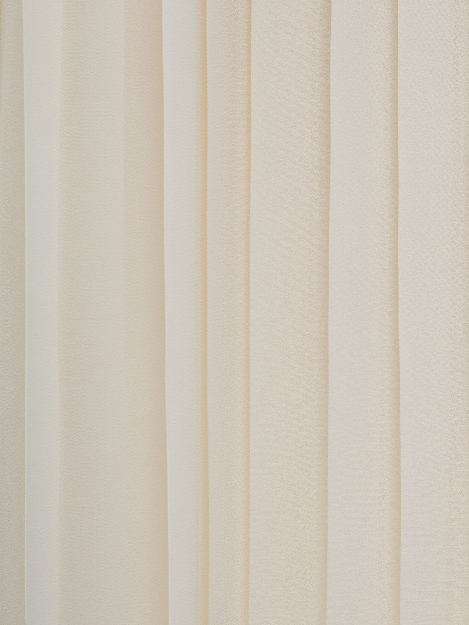 Midi dress with large pleats