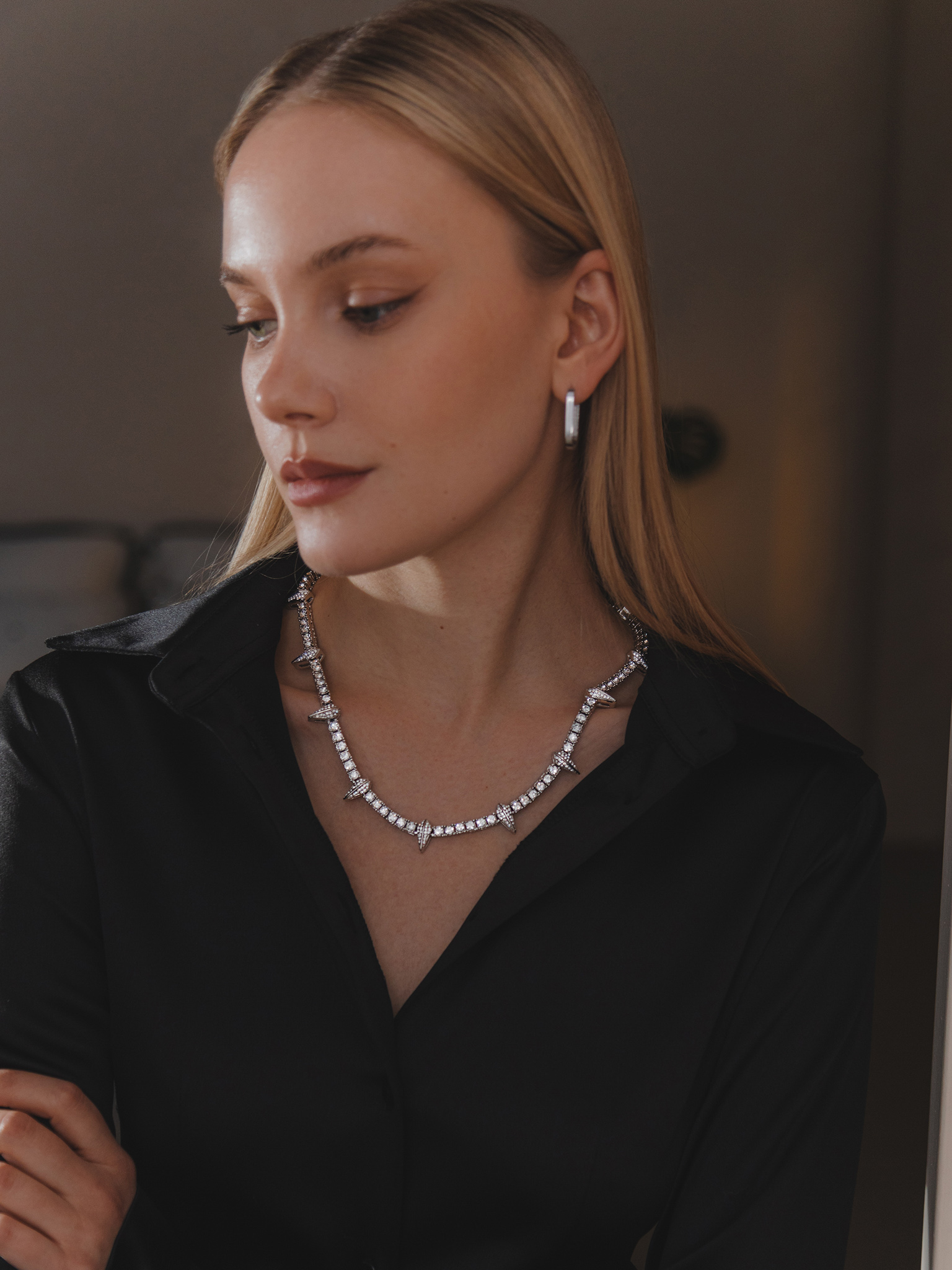 Silver rhinestone necklace with studs