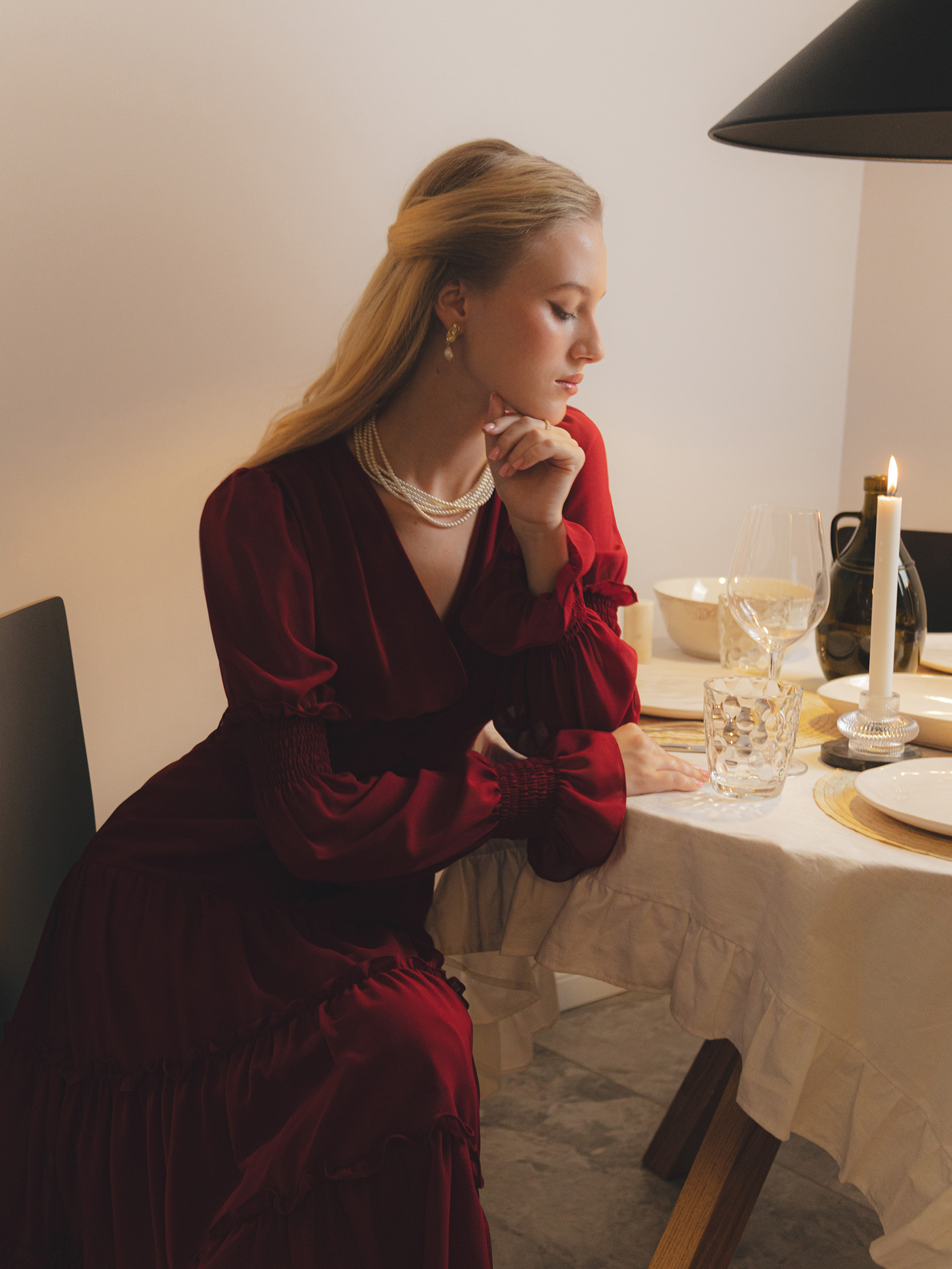 Midi dress with elasticated sleeves