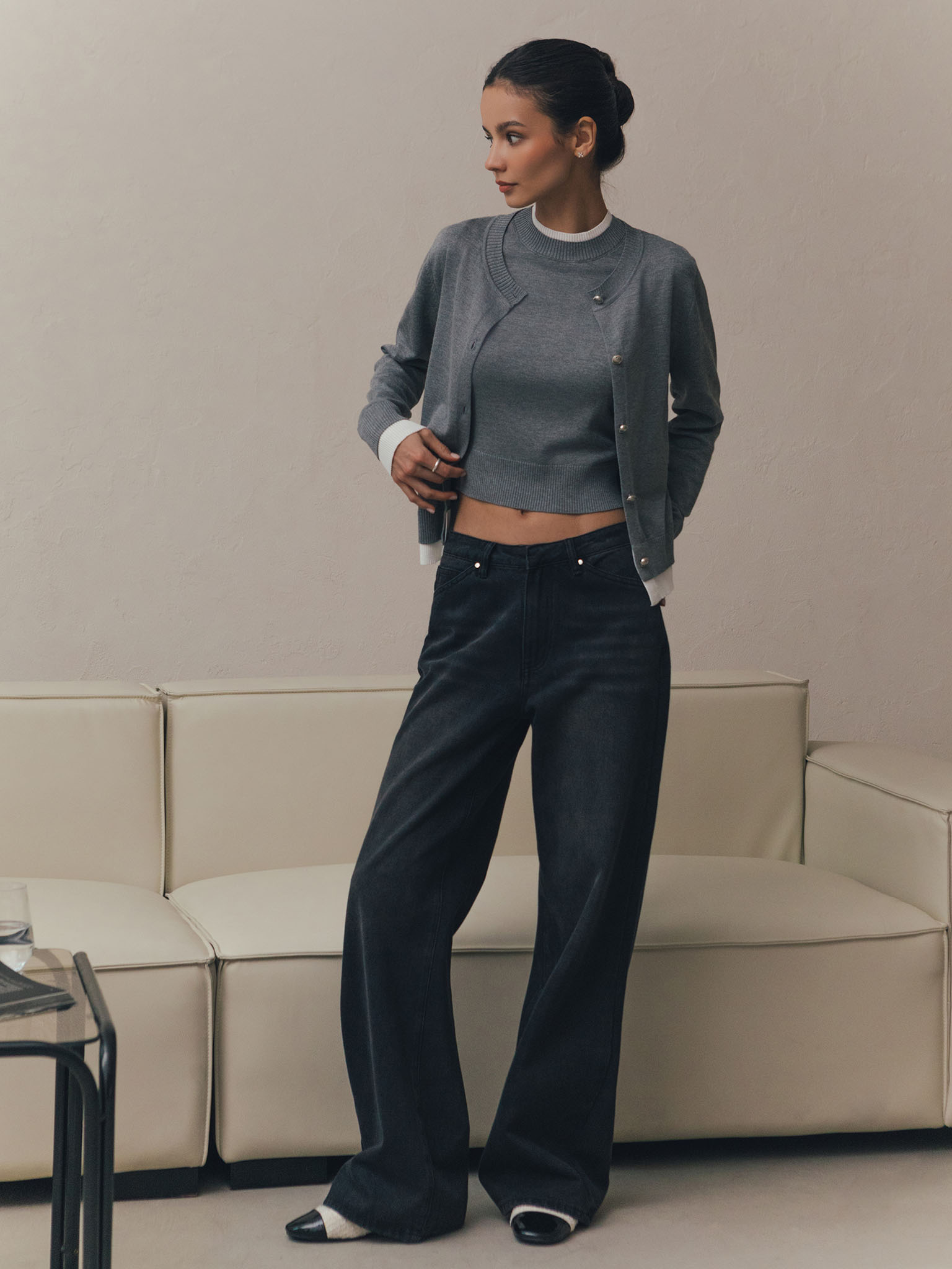 Knitted cardigan with contrasting cuffs and bottom edge