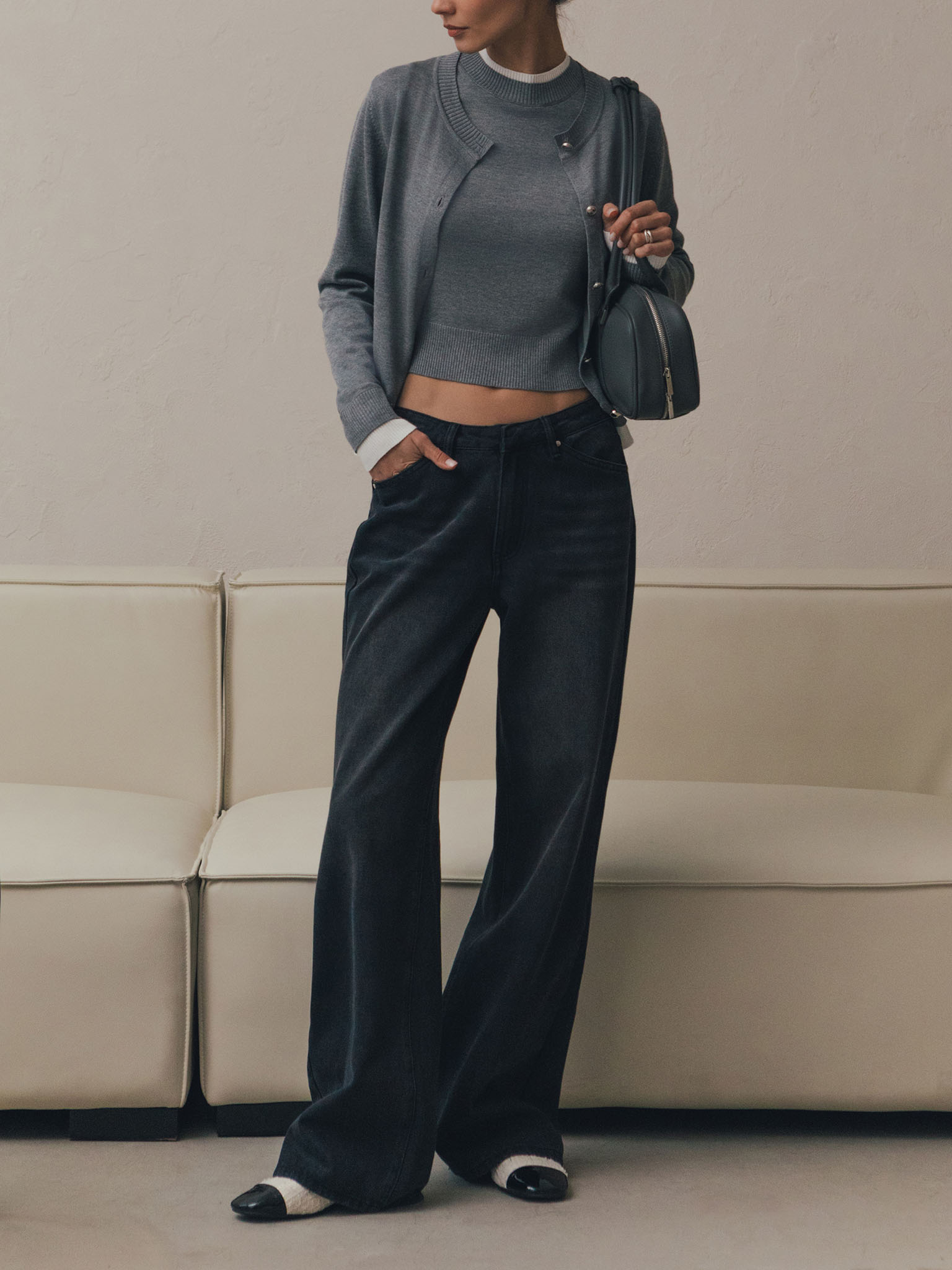 Knitted cardigan with contrasting cuffs and bottom edge