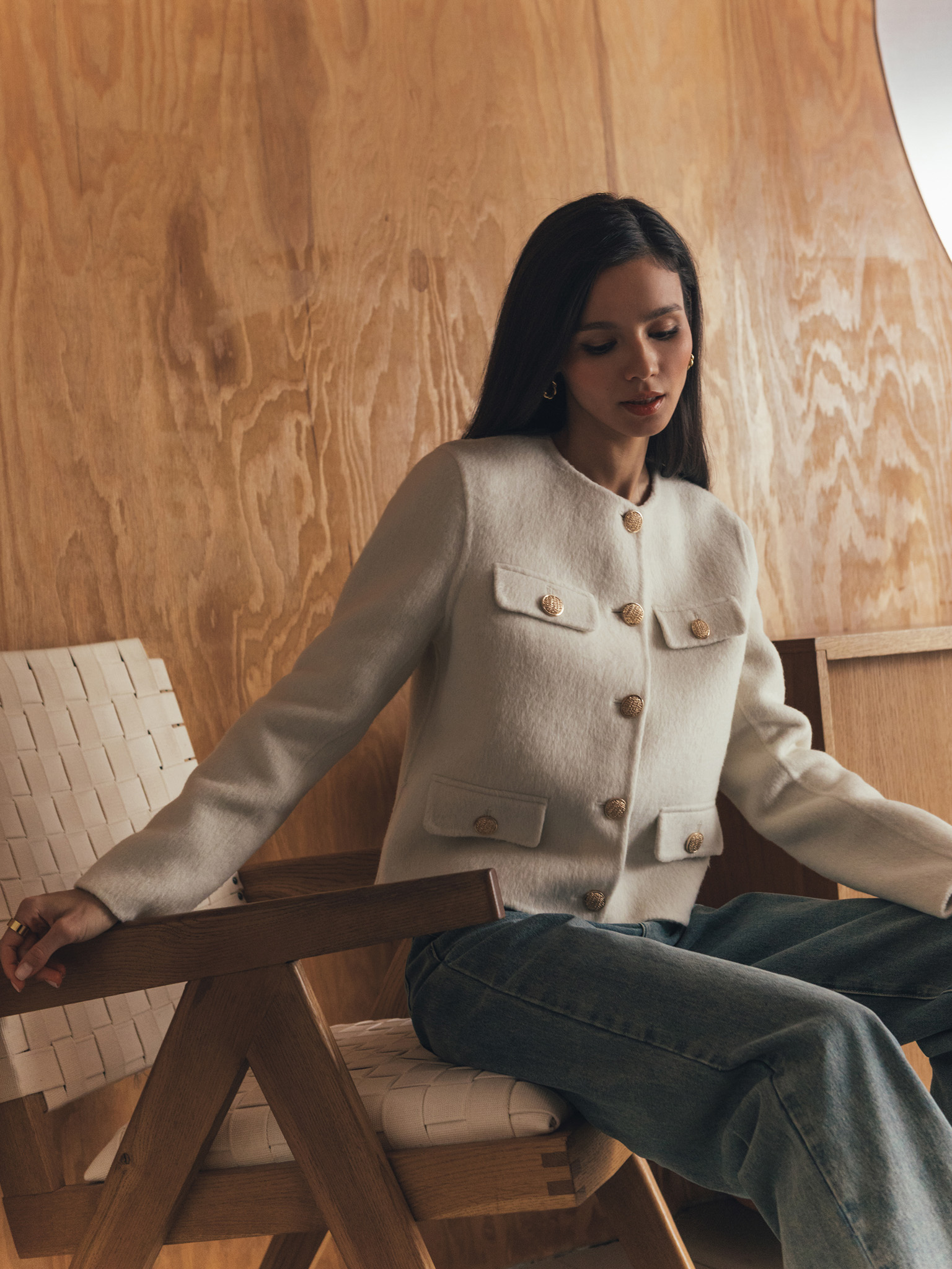 Woollen straight jacket with large buttons