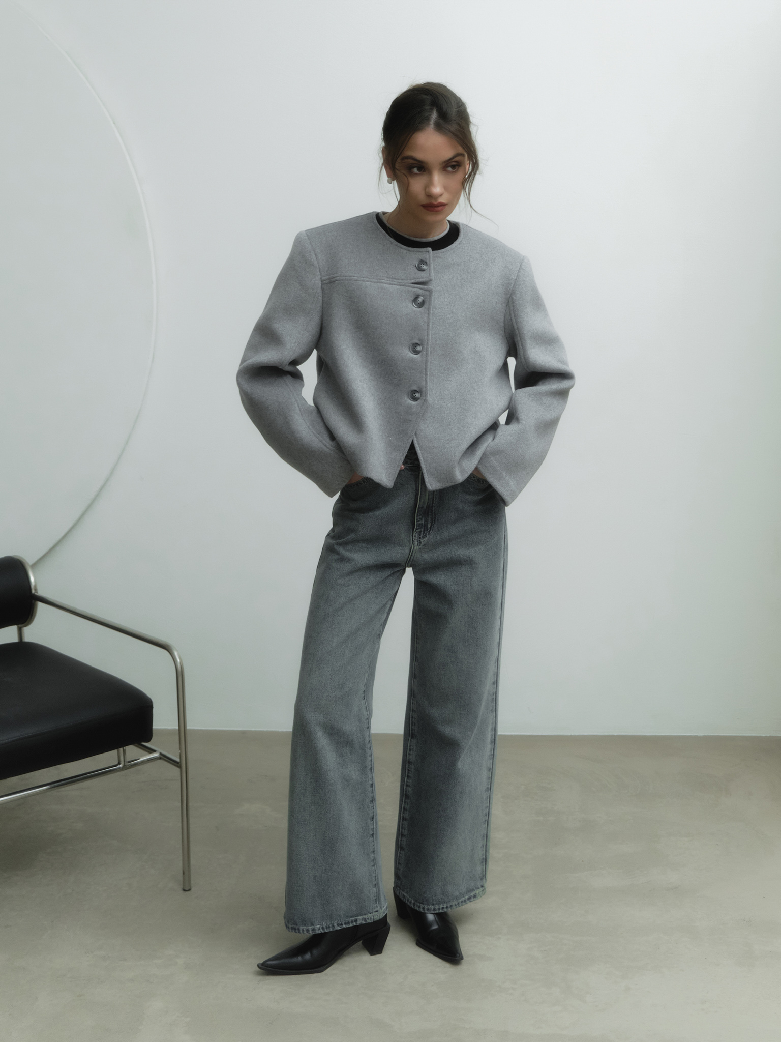 Шерстяной жакет с крупными пуговицами