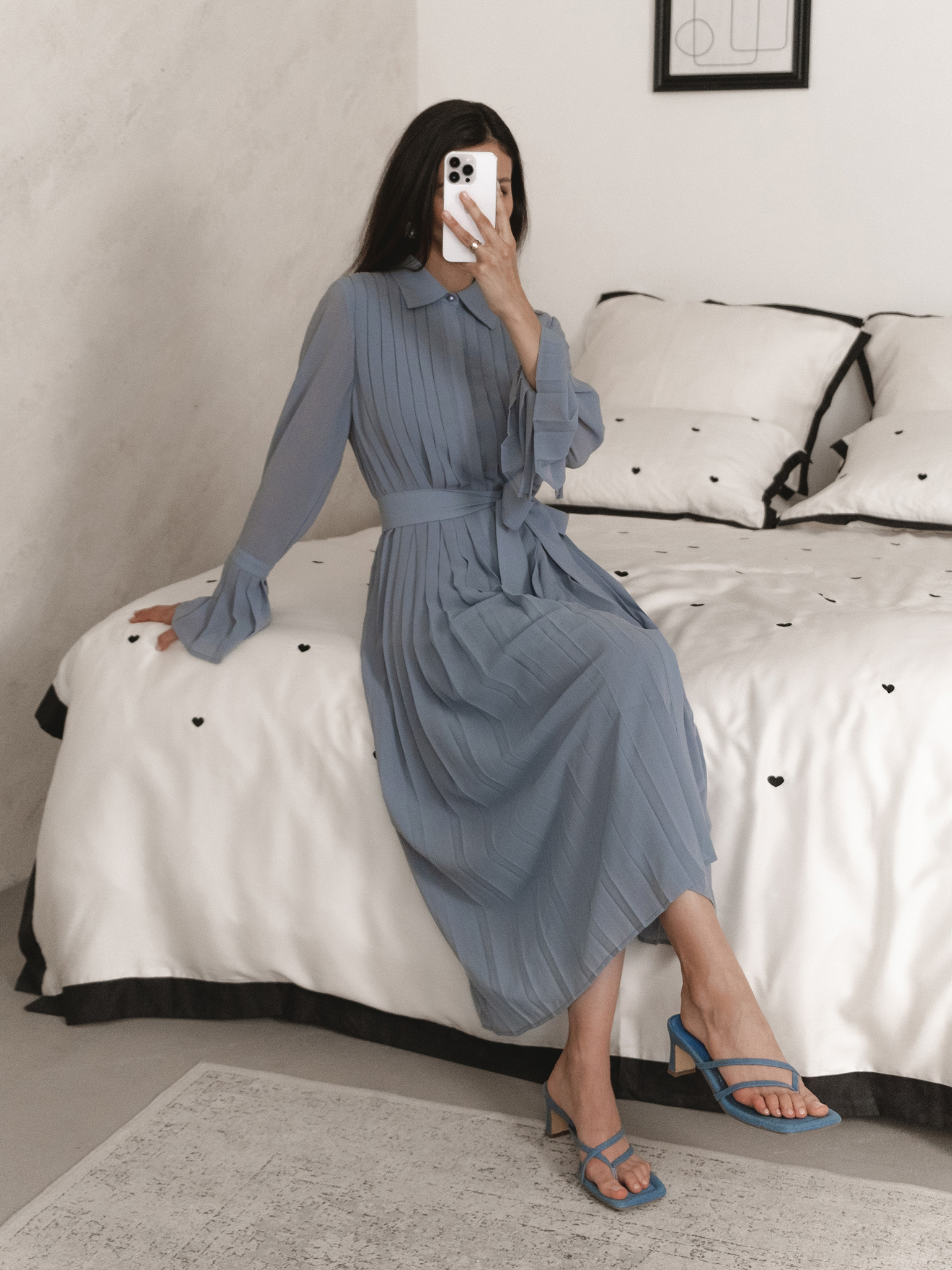 Midi dress with large pleats