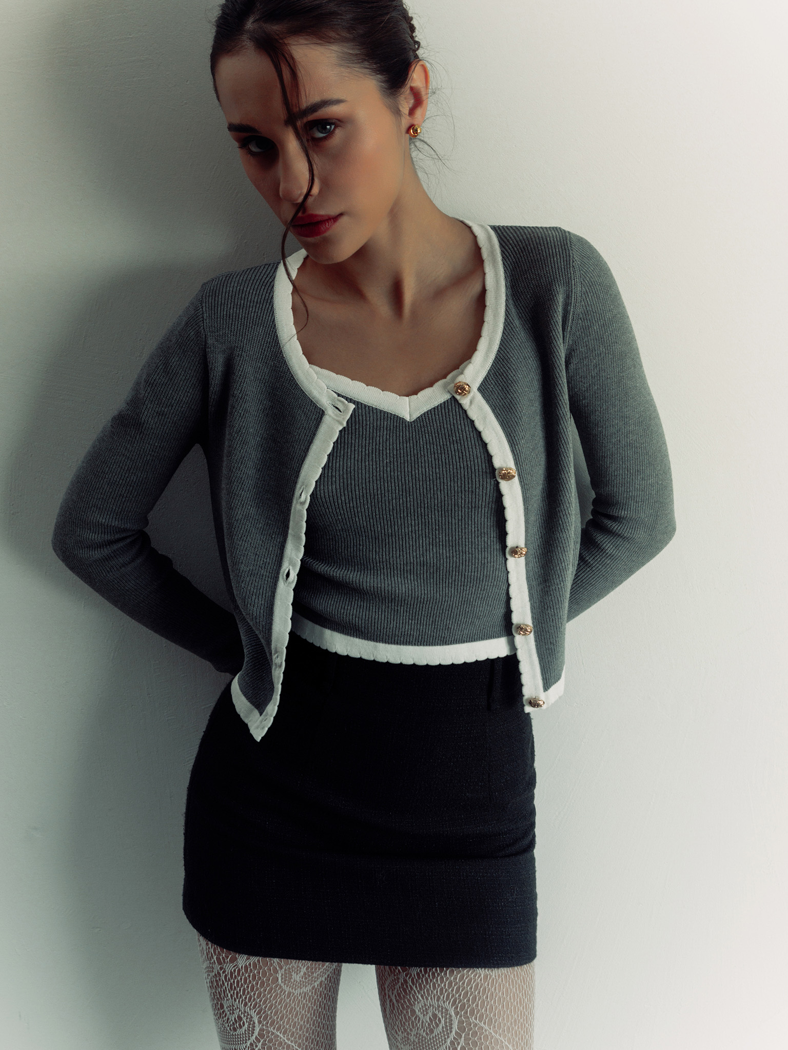 Fitted ribbed cardigan with contrasting edging