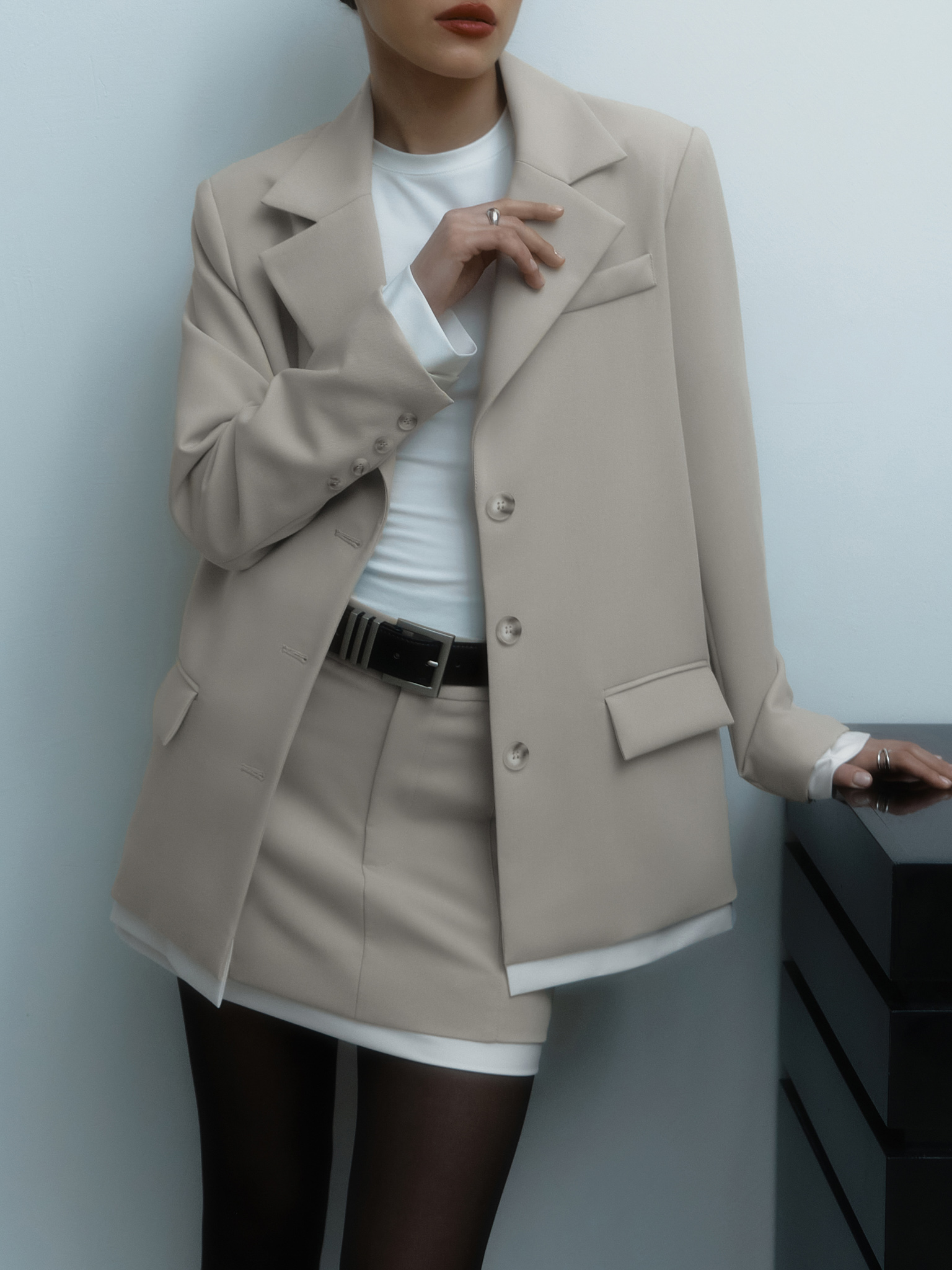 Single-breasted jacket with contrasting inserts