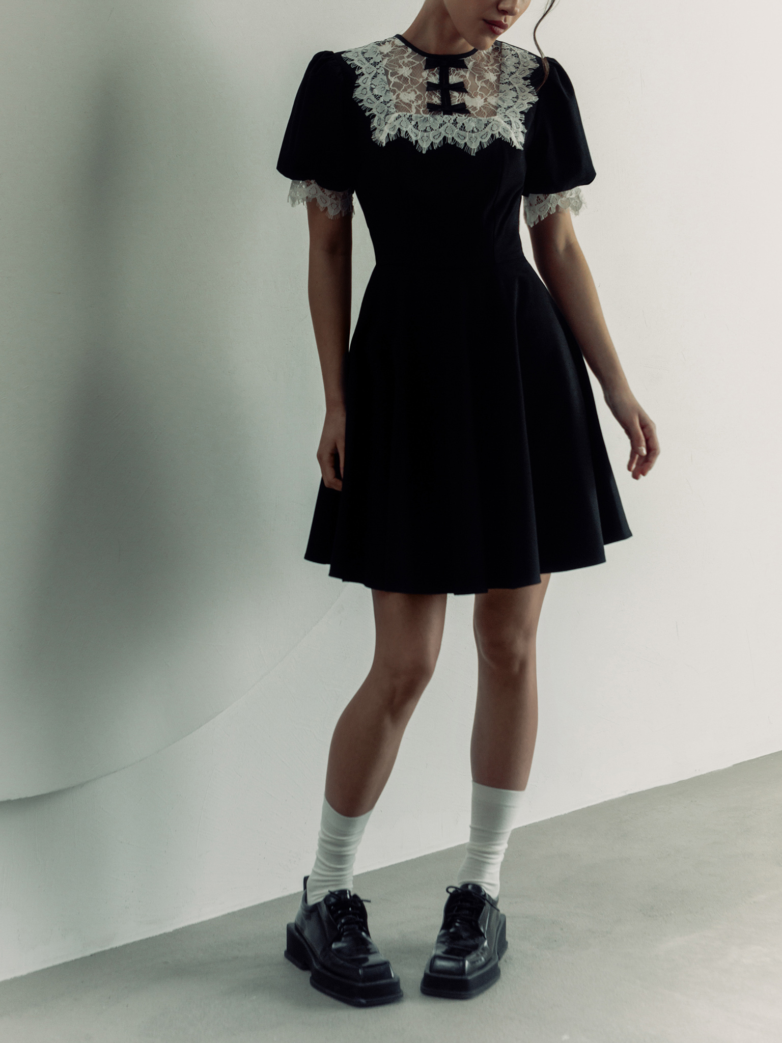 Mini dress with lace collar and cuffs