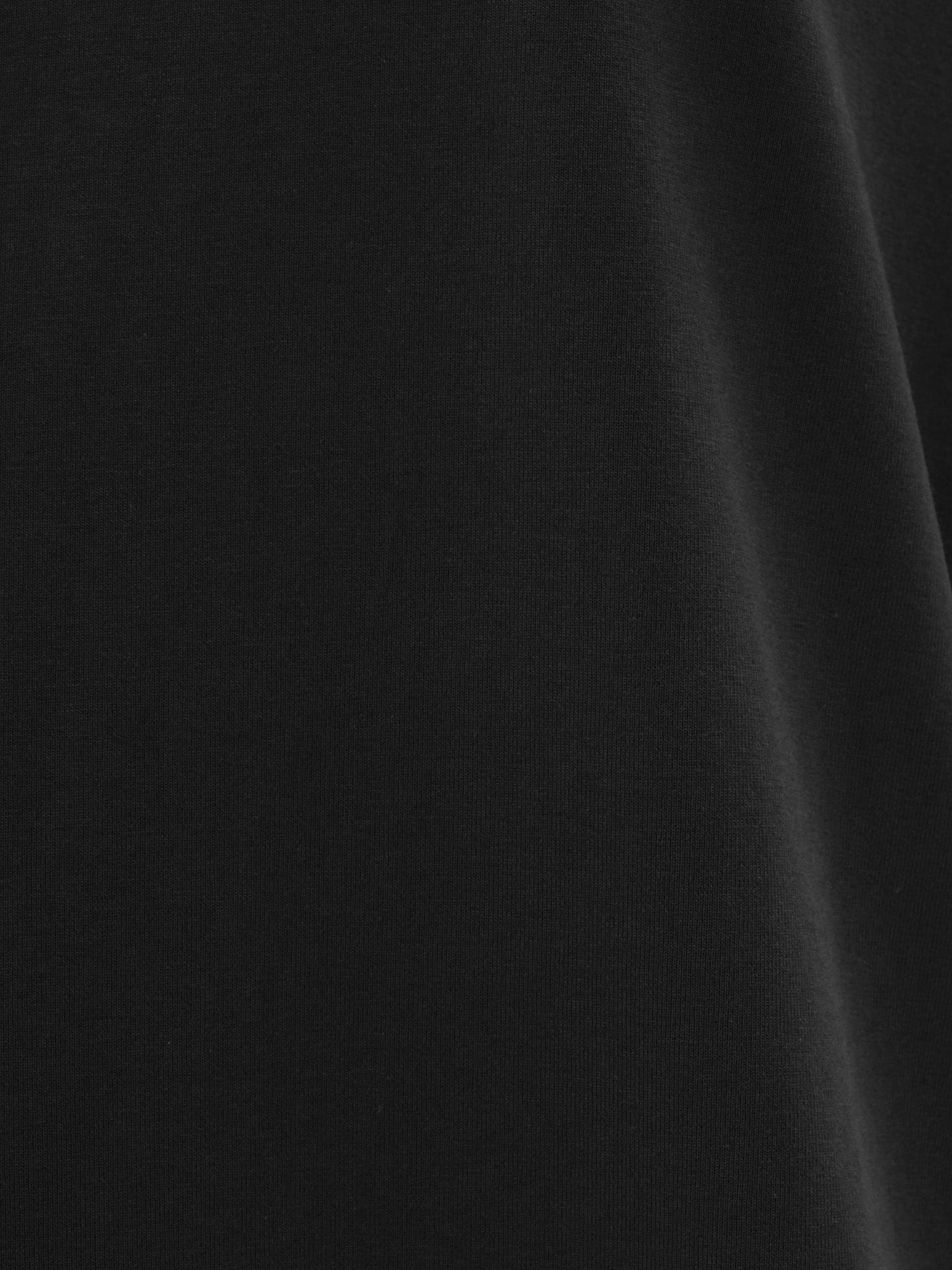 Monochrome loose T-shirt