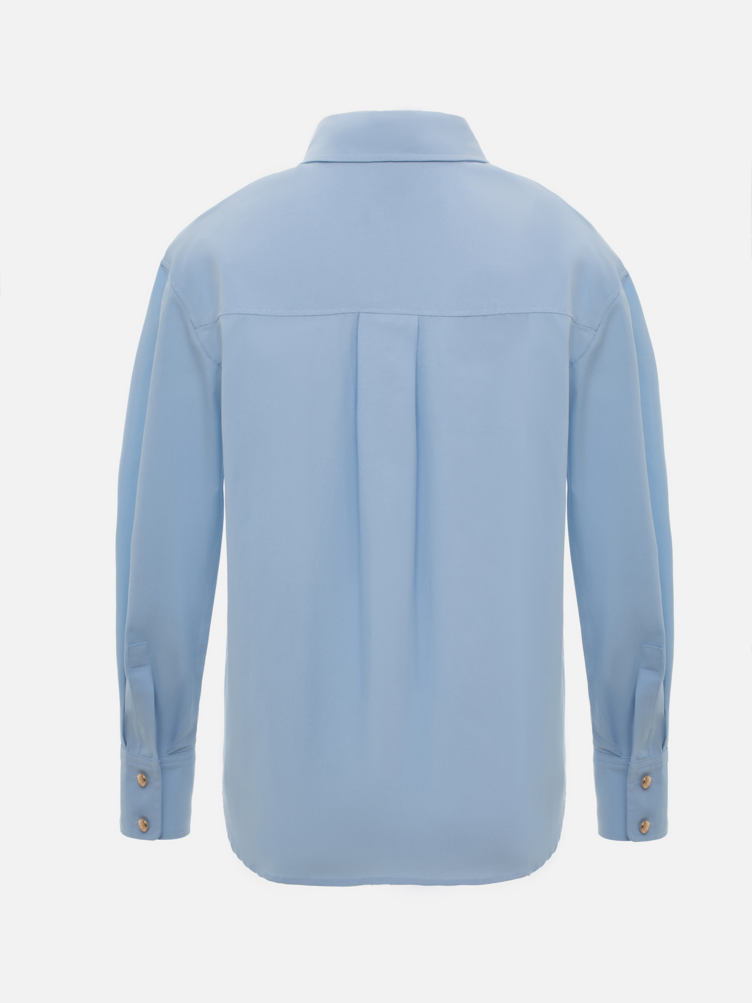 Loose shirt with accent buttons