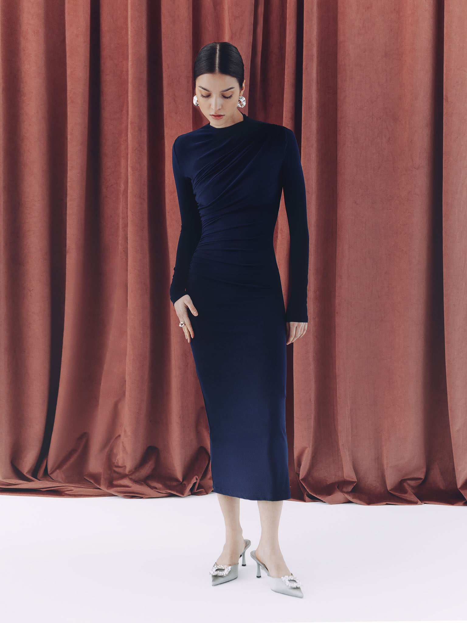 Jersey midi dress with asymmetric draperies