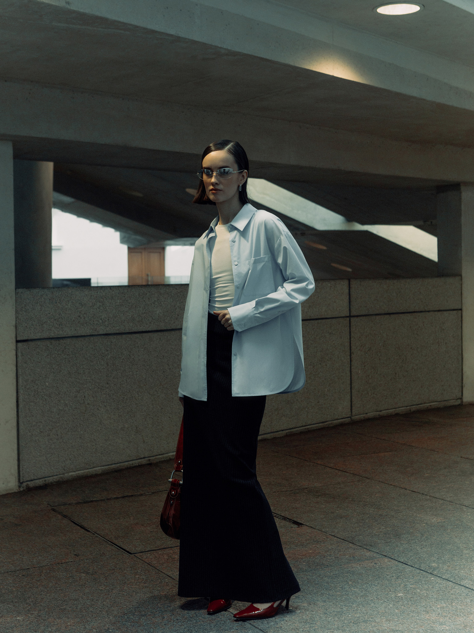 Свободная рубашка с вырезами по бокам