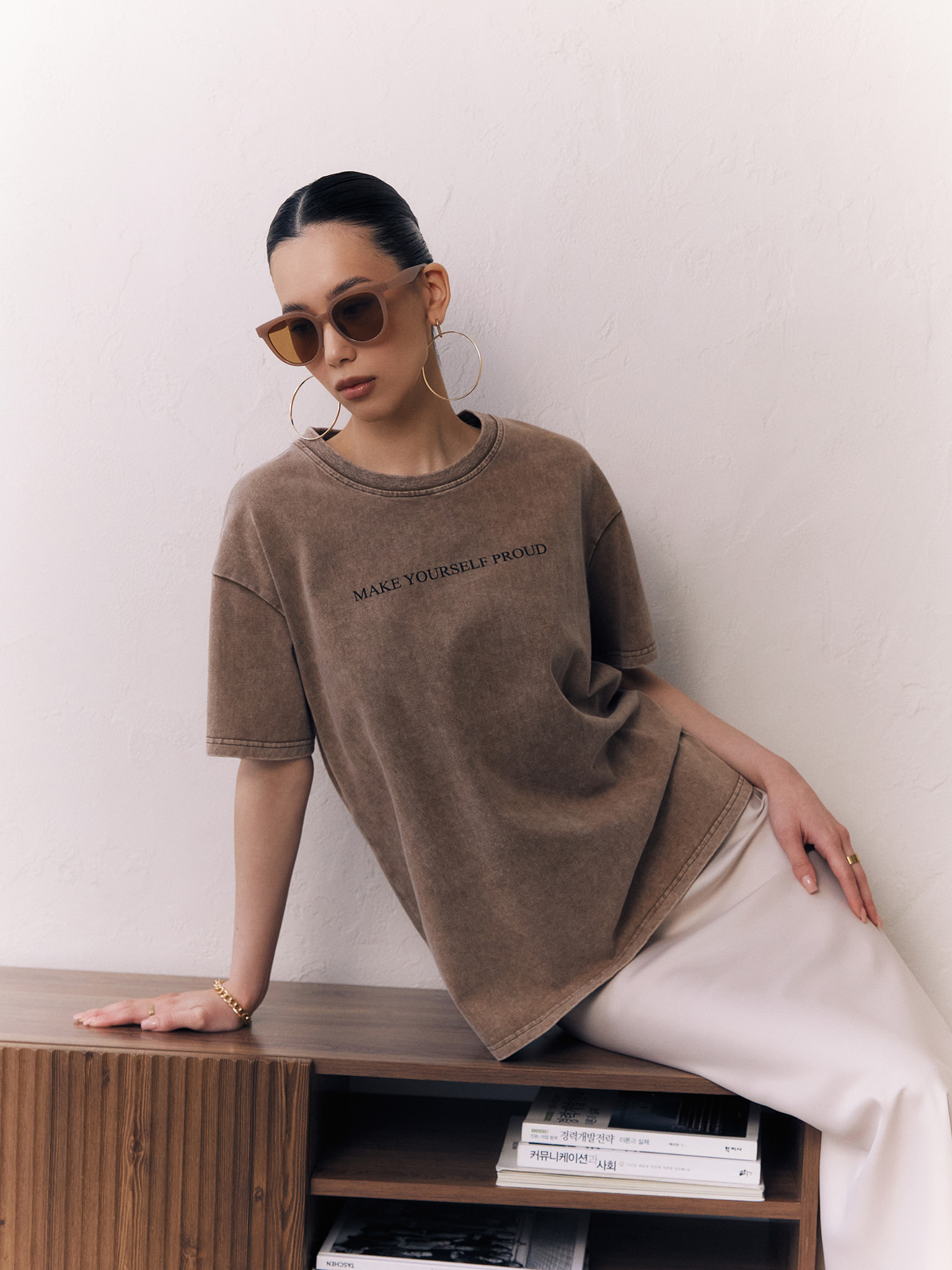 Loose T-shirt with scuffs and lettering