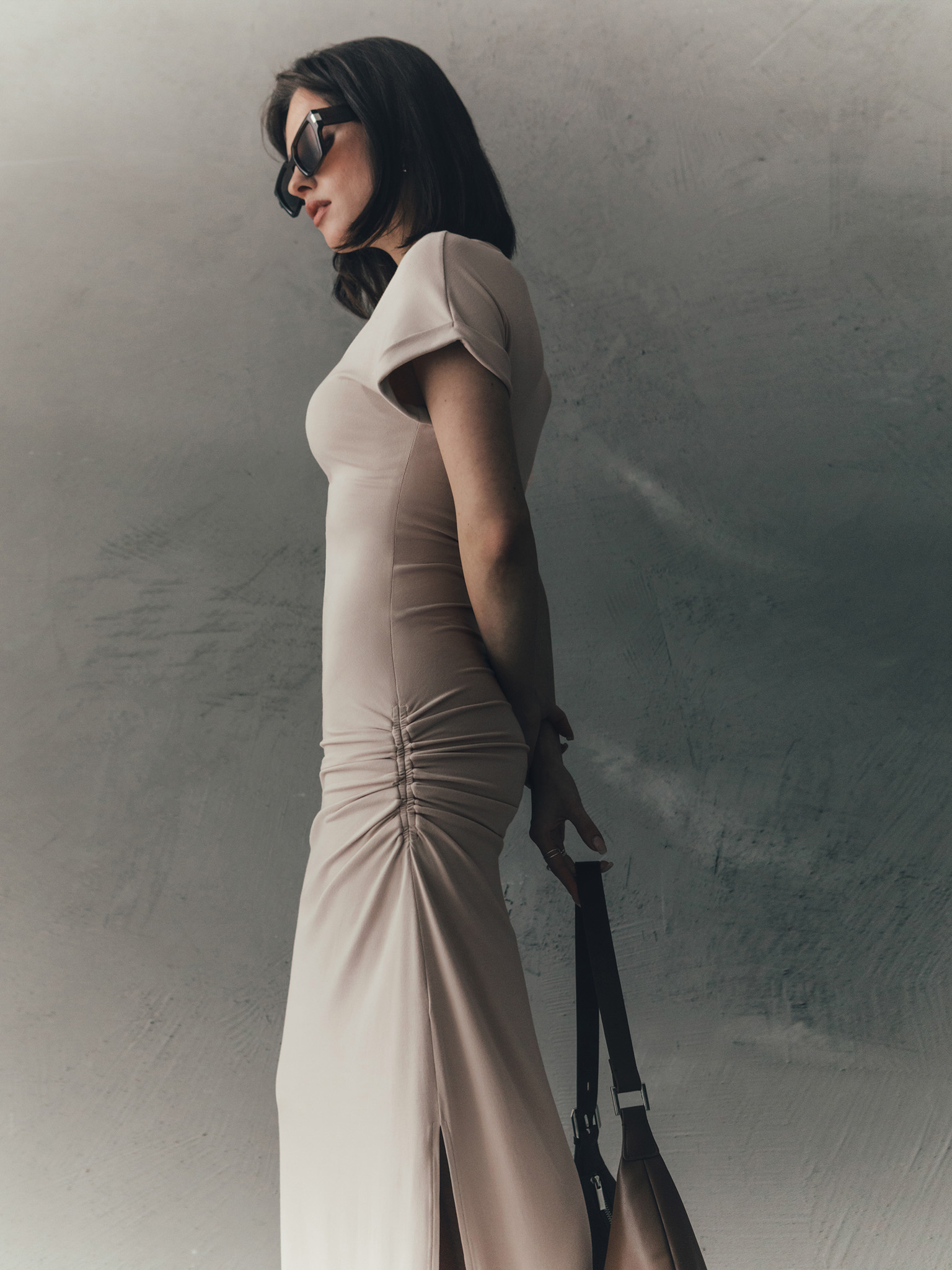 Fitted maxi dress with short sleeves