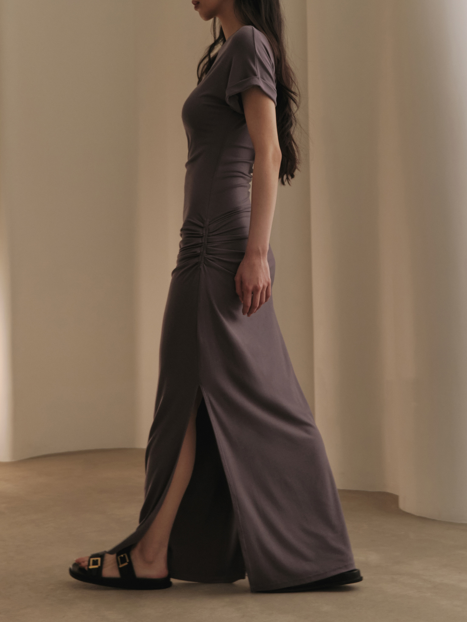 Fitted maxi dress with short sleeves