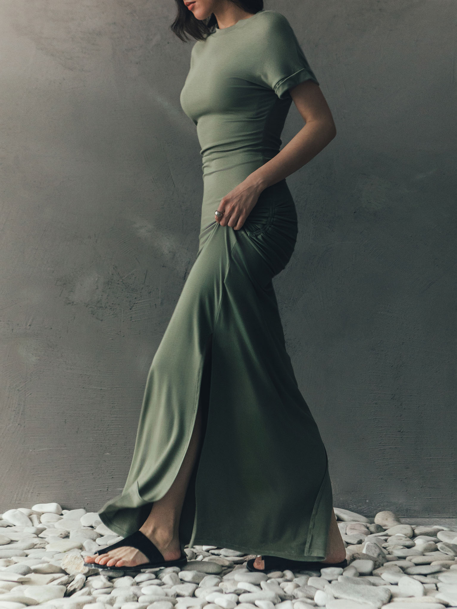 Fitted maxi dress with short sleeves