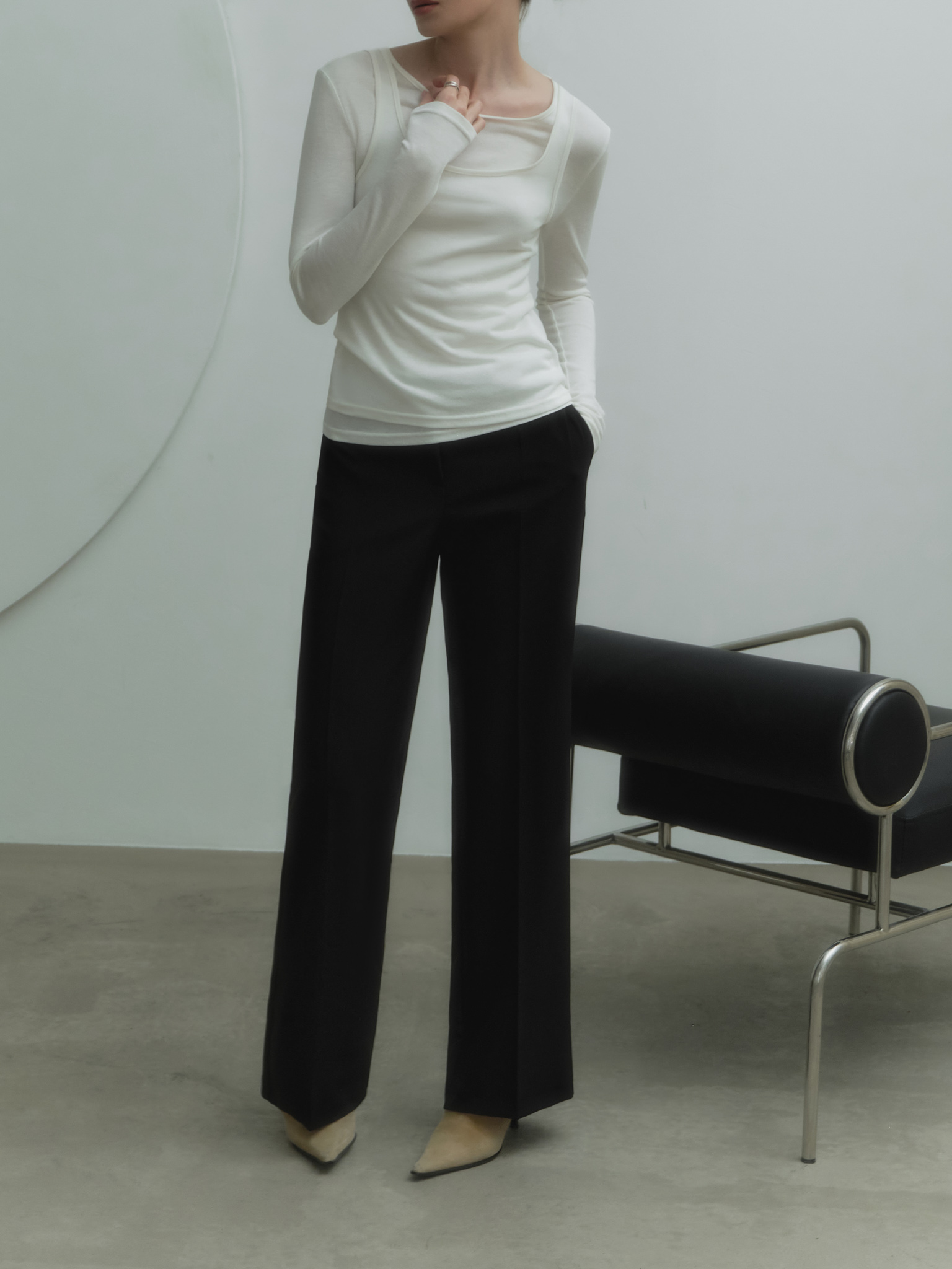 Брюки на средней посадке со стрелками