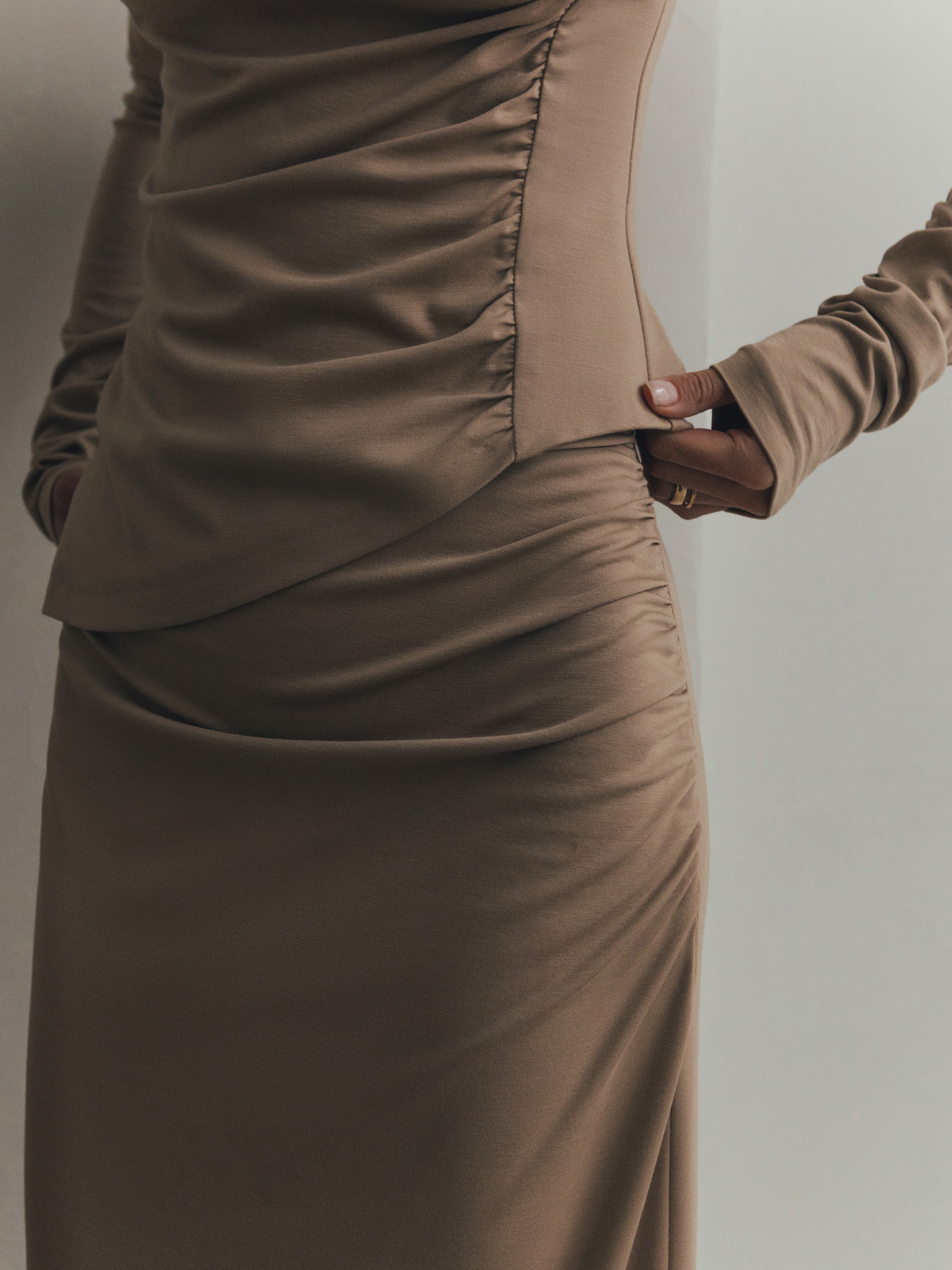 Maxi skirt with asymmetrical gathering