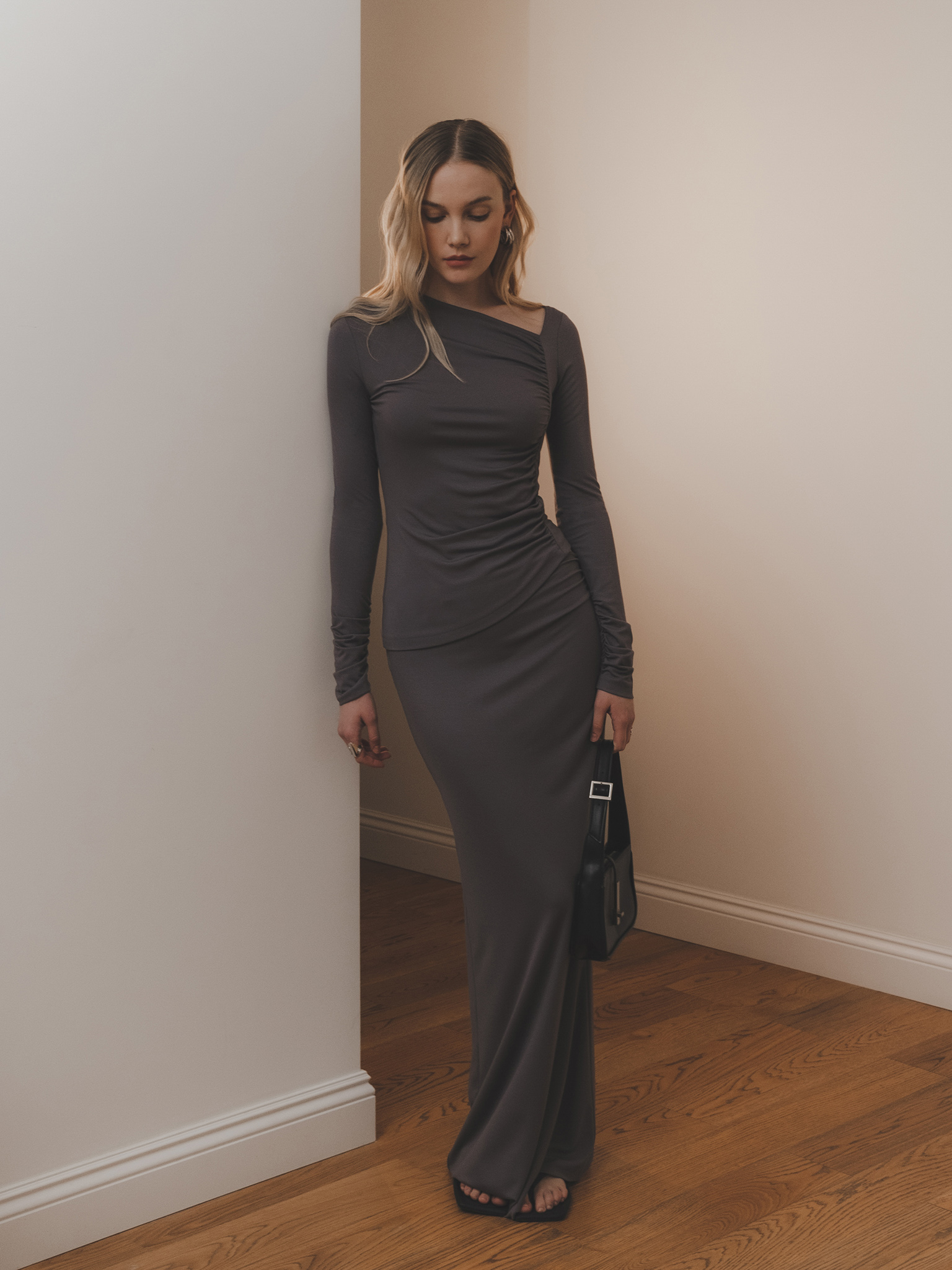 Maxi skirt with asymmetrical gathering