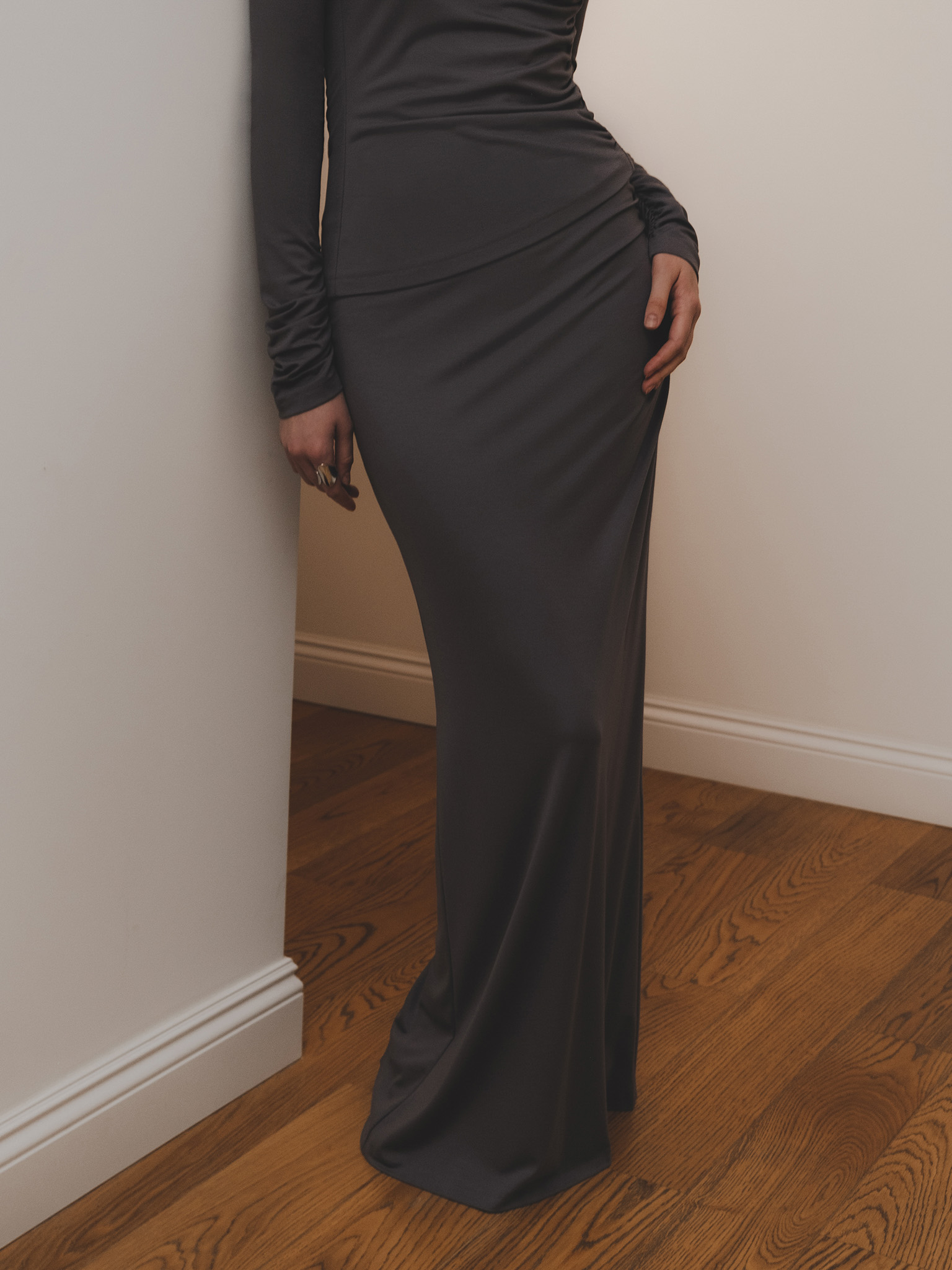 Maxi skirt with asymmetrical gathering