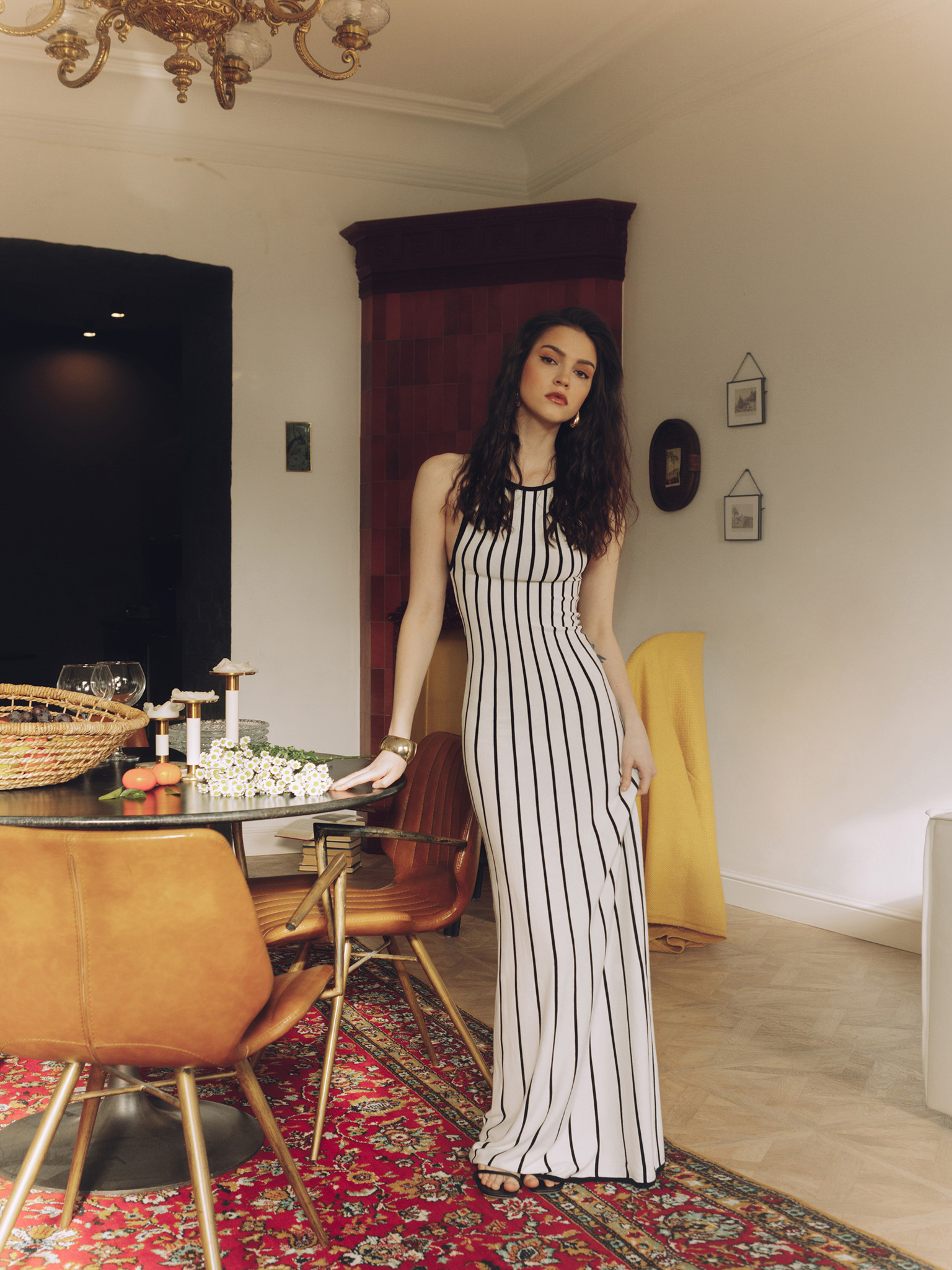 Трикотажное платье макси в широкую полоску