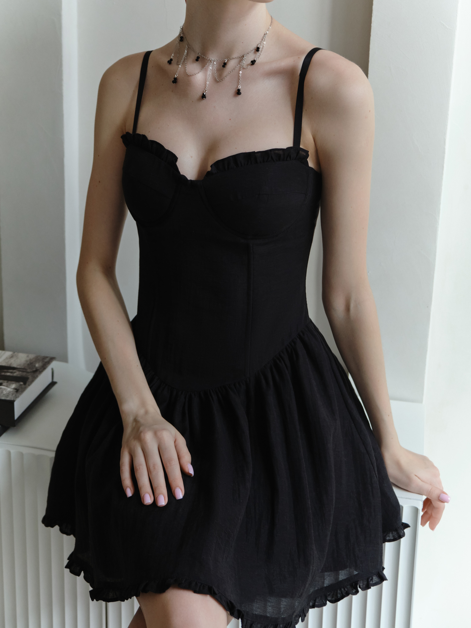 Minikleid mit Rüschen am Oberteil und ausgestelltem Rock