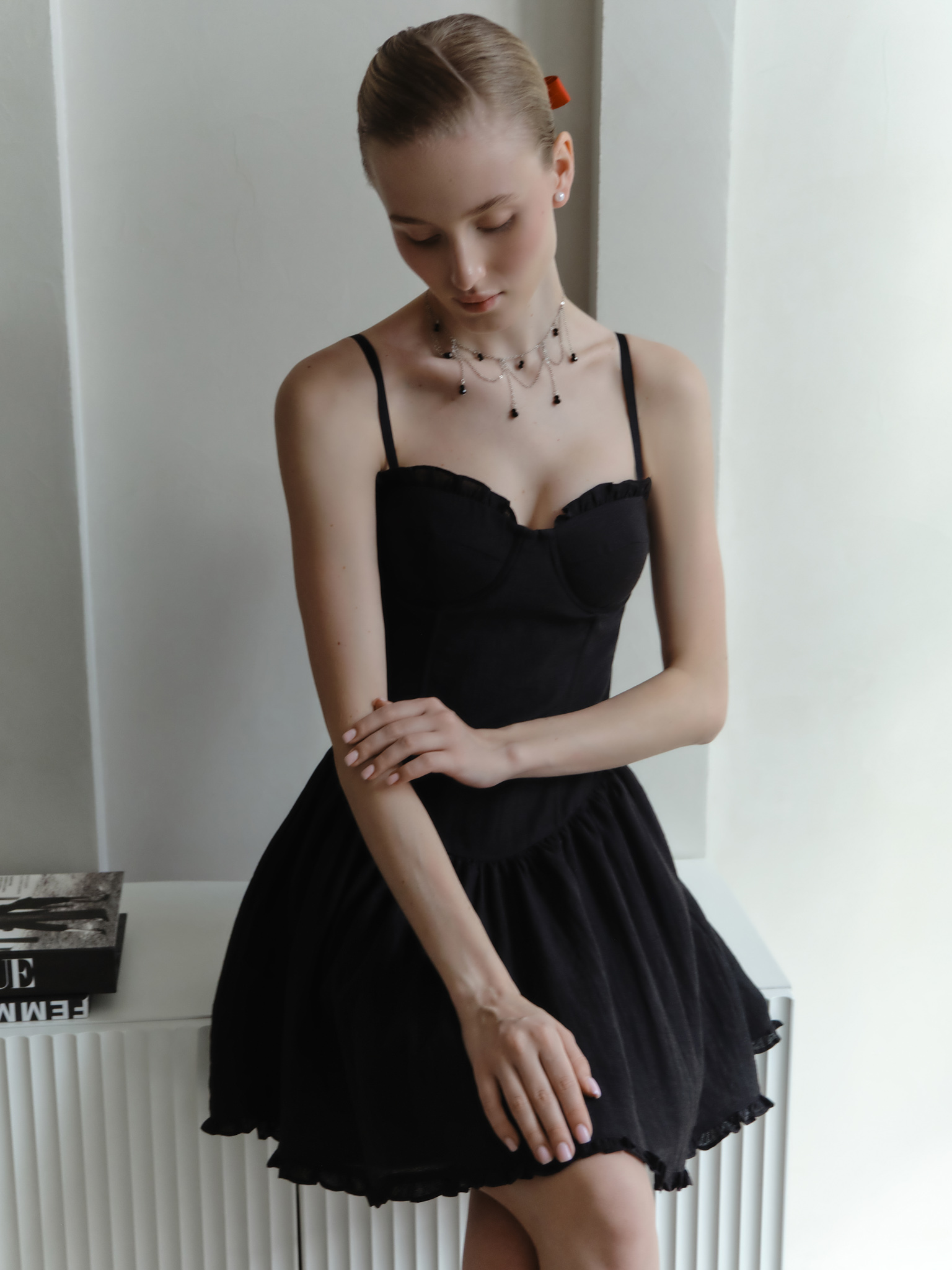 Minikleid mit Rüschen am Oberteil und ausgestelltem Rock