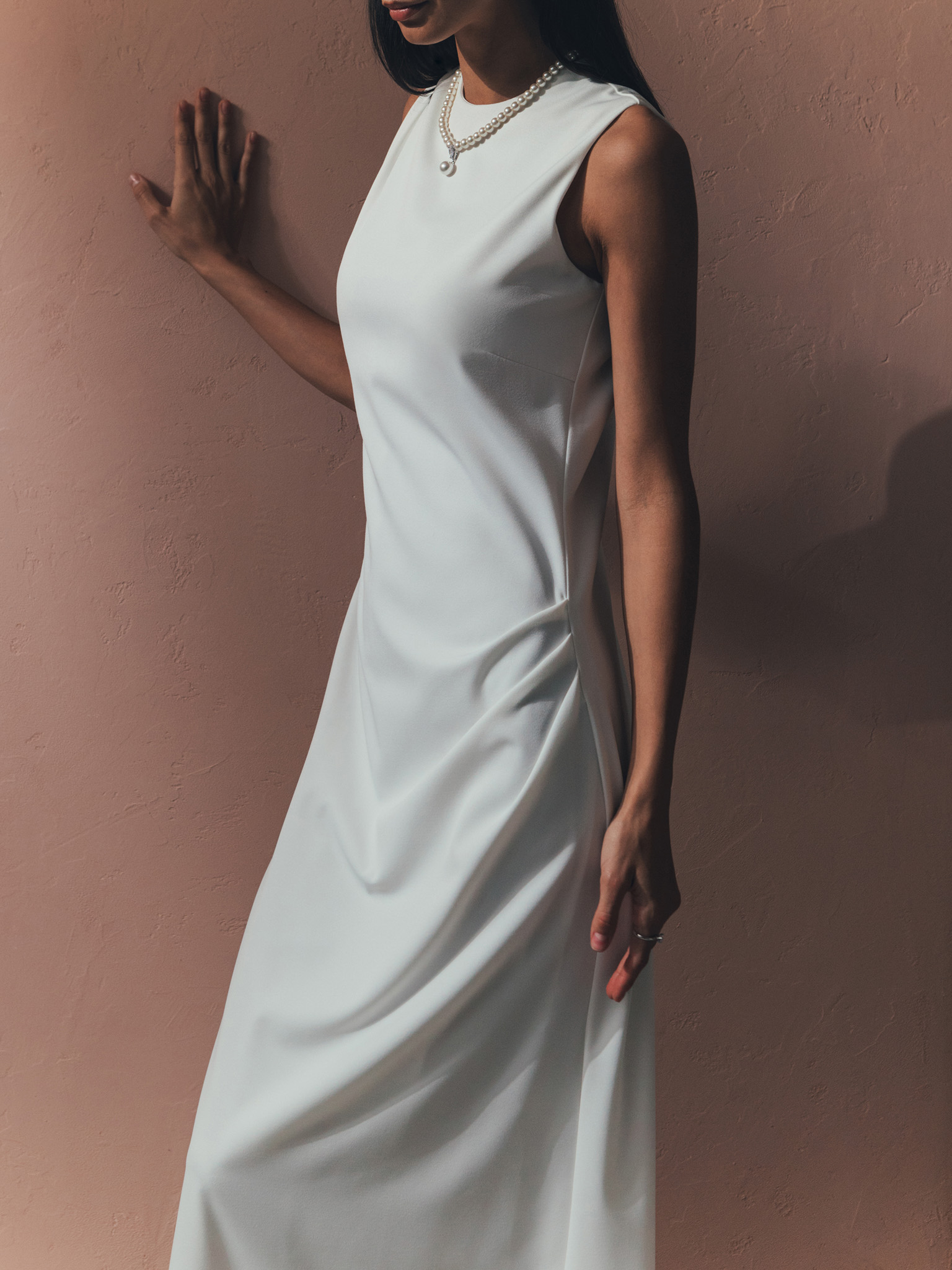 Straight sleeveless maxi dress