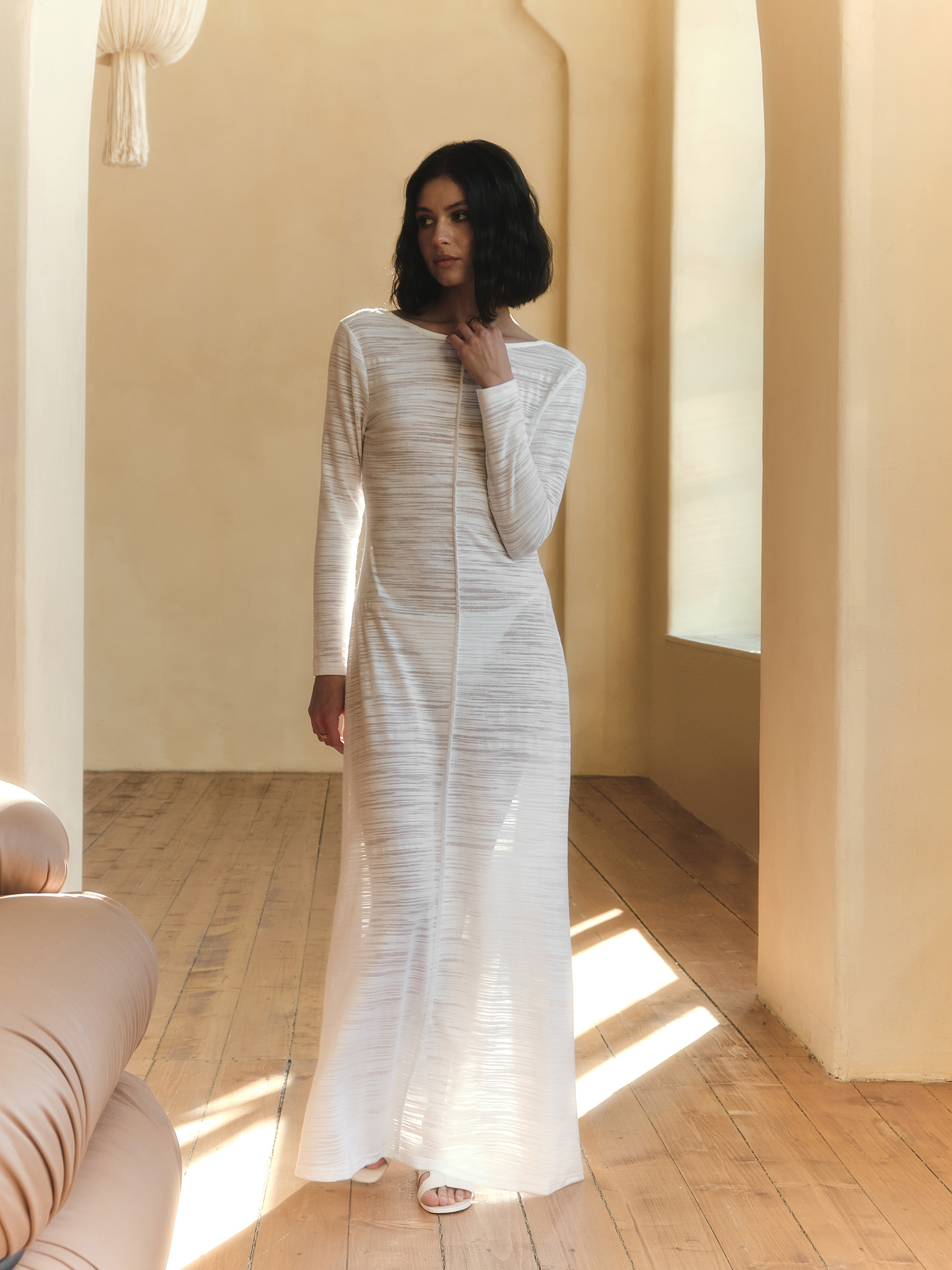 Open-back fitted maxi dress