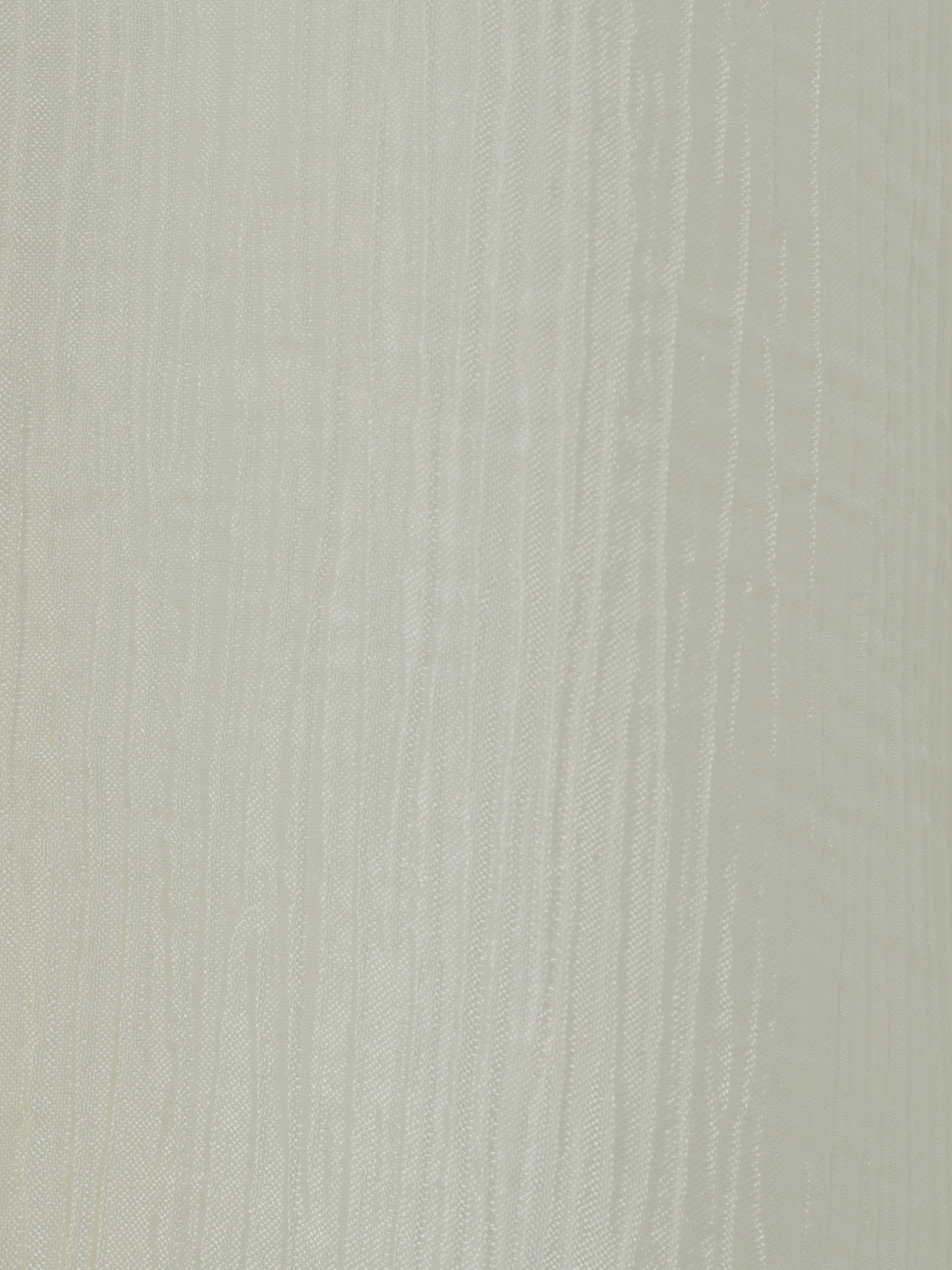 Рубашка из фактурной ткани с нежным сиянием